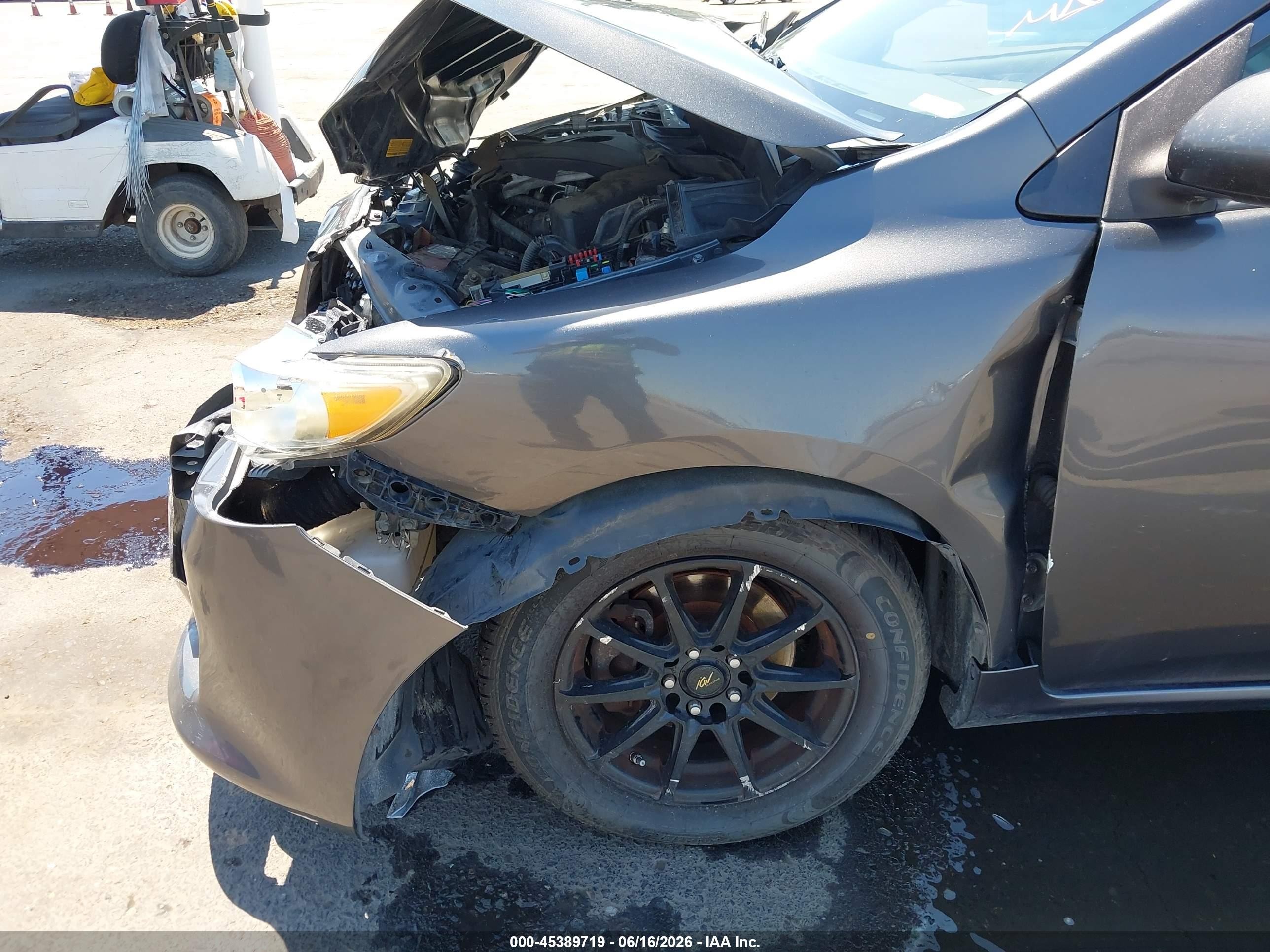 2009 Toyota Corolla Le Gray vin: JTDBL40E59J017466