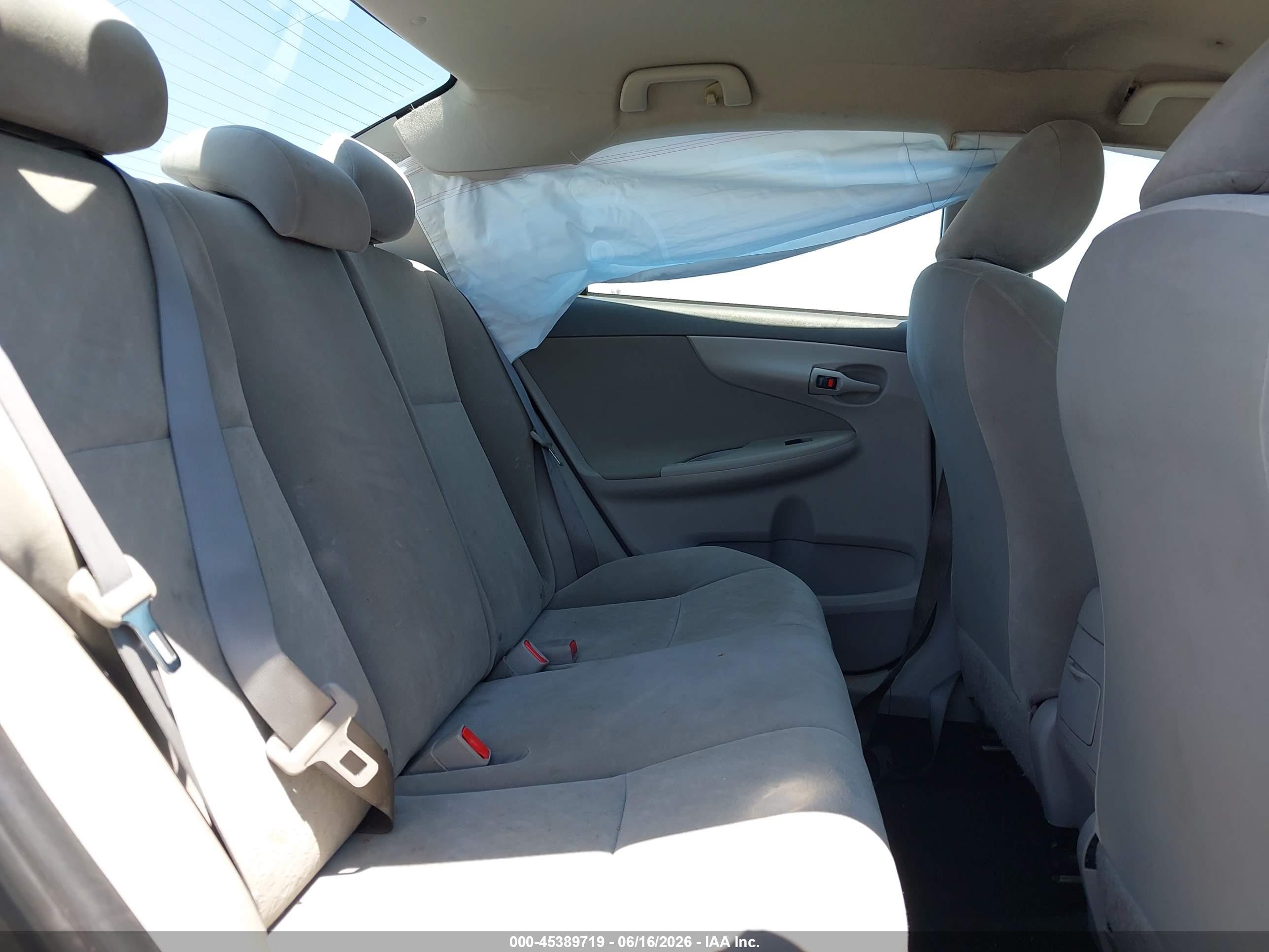 2009 Toyota Corolla Le Gray vin: JTDBL40E59J017466