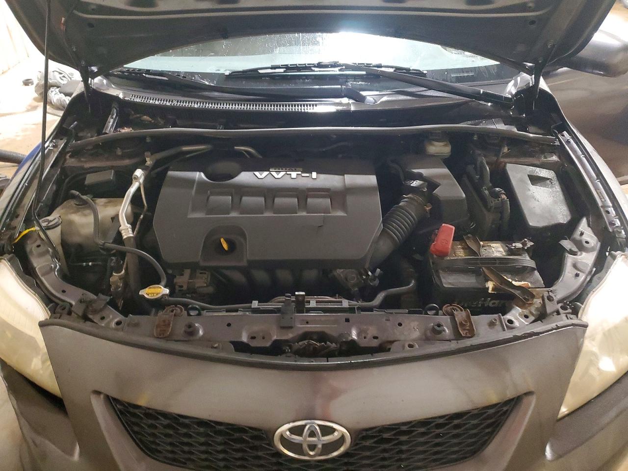 2009 Toyota Corolla Le Gray vin: JTDBL40E59J018052