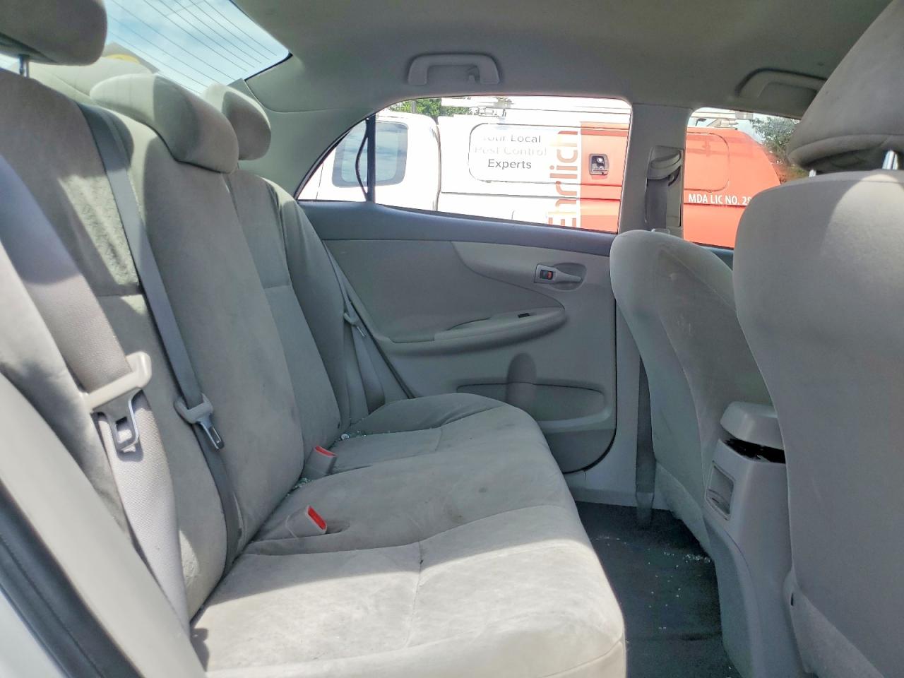 2009 Toyt Corolla Silver vin: JTDBL40E59J028936