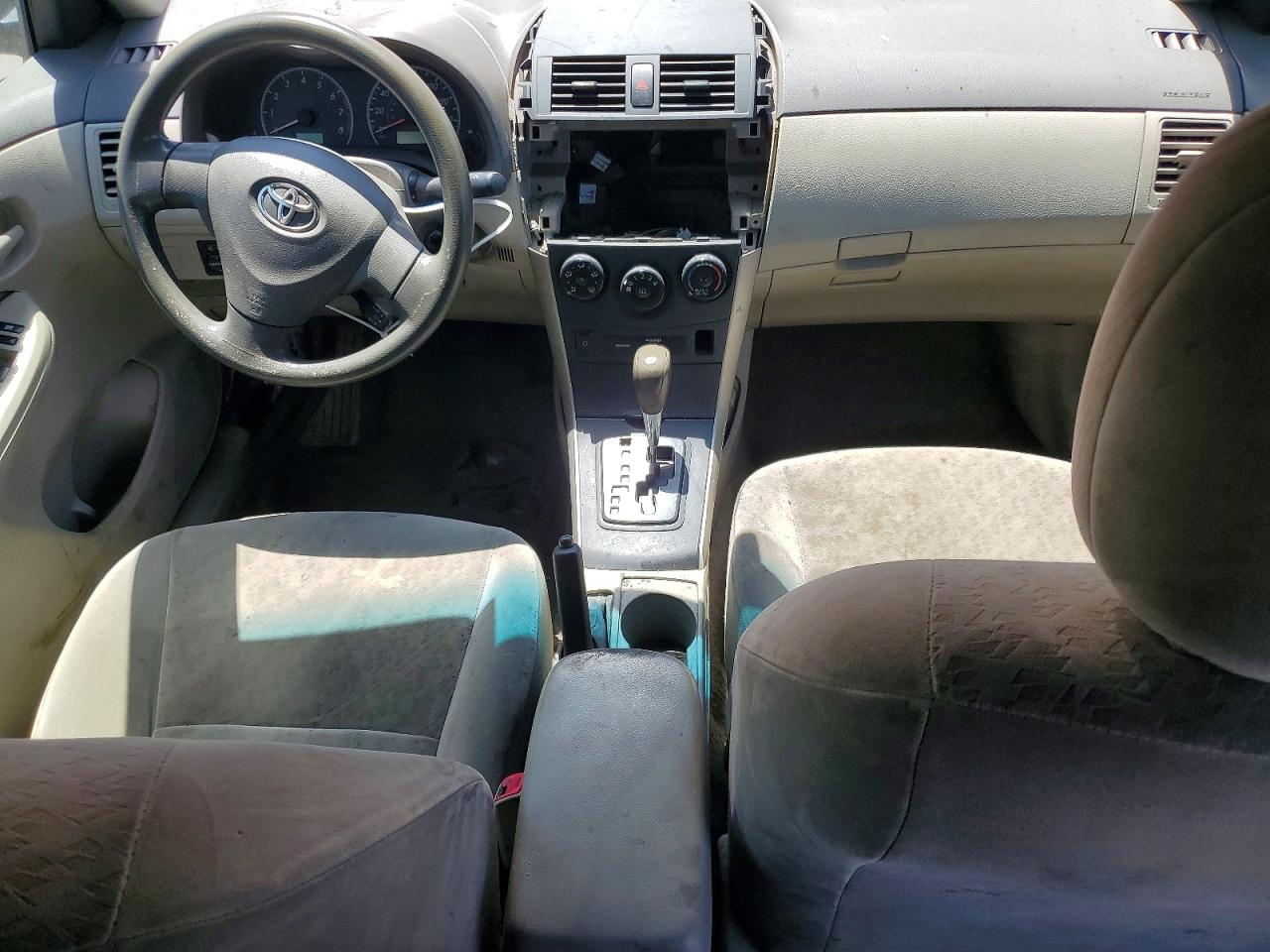 2009 Toyota Corolla Le Red vin: JTDBL40E59J033764