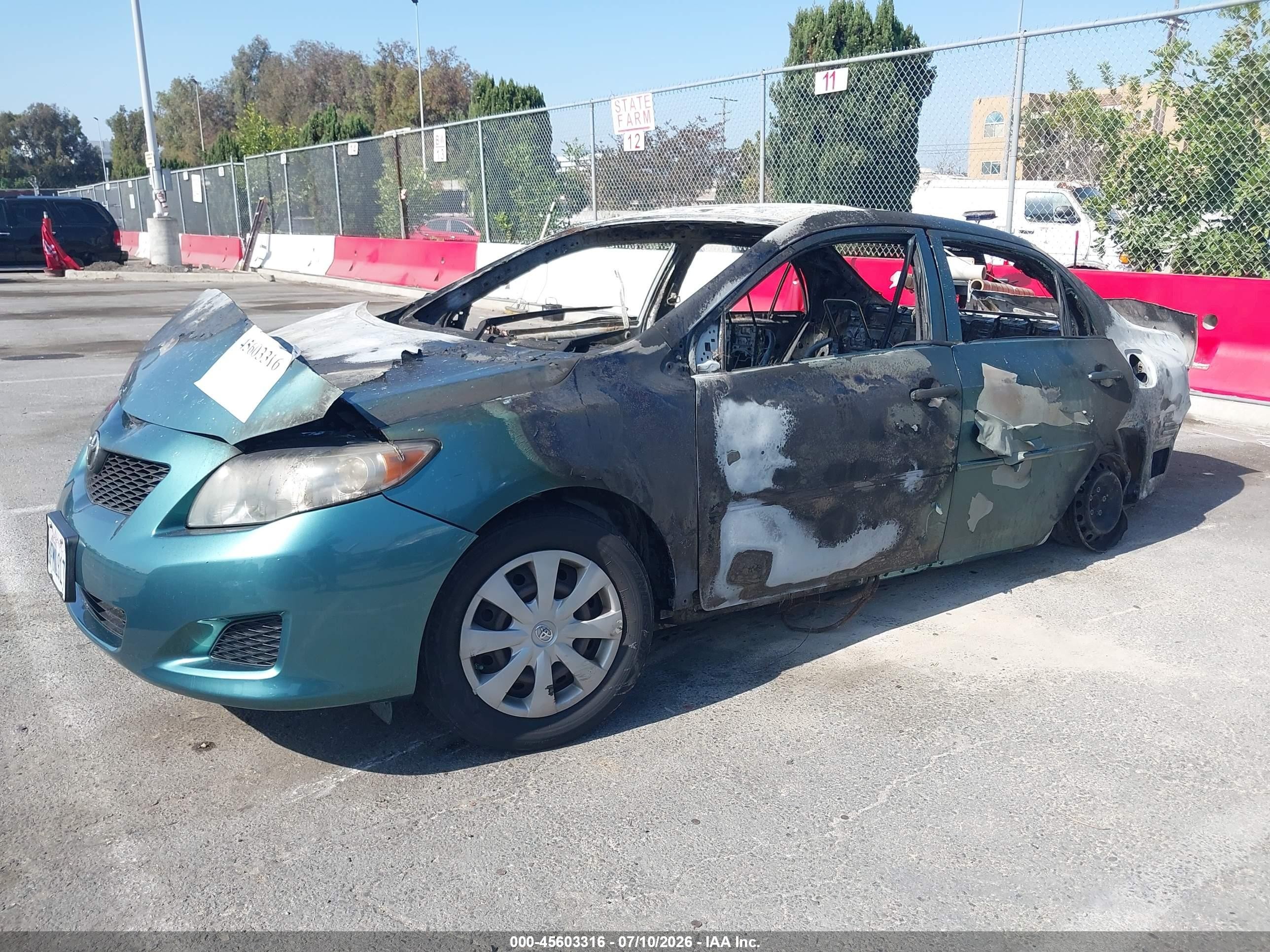 2009 Toyota Corolla Le Green vin: JTDBL40E59J035353
