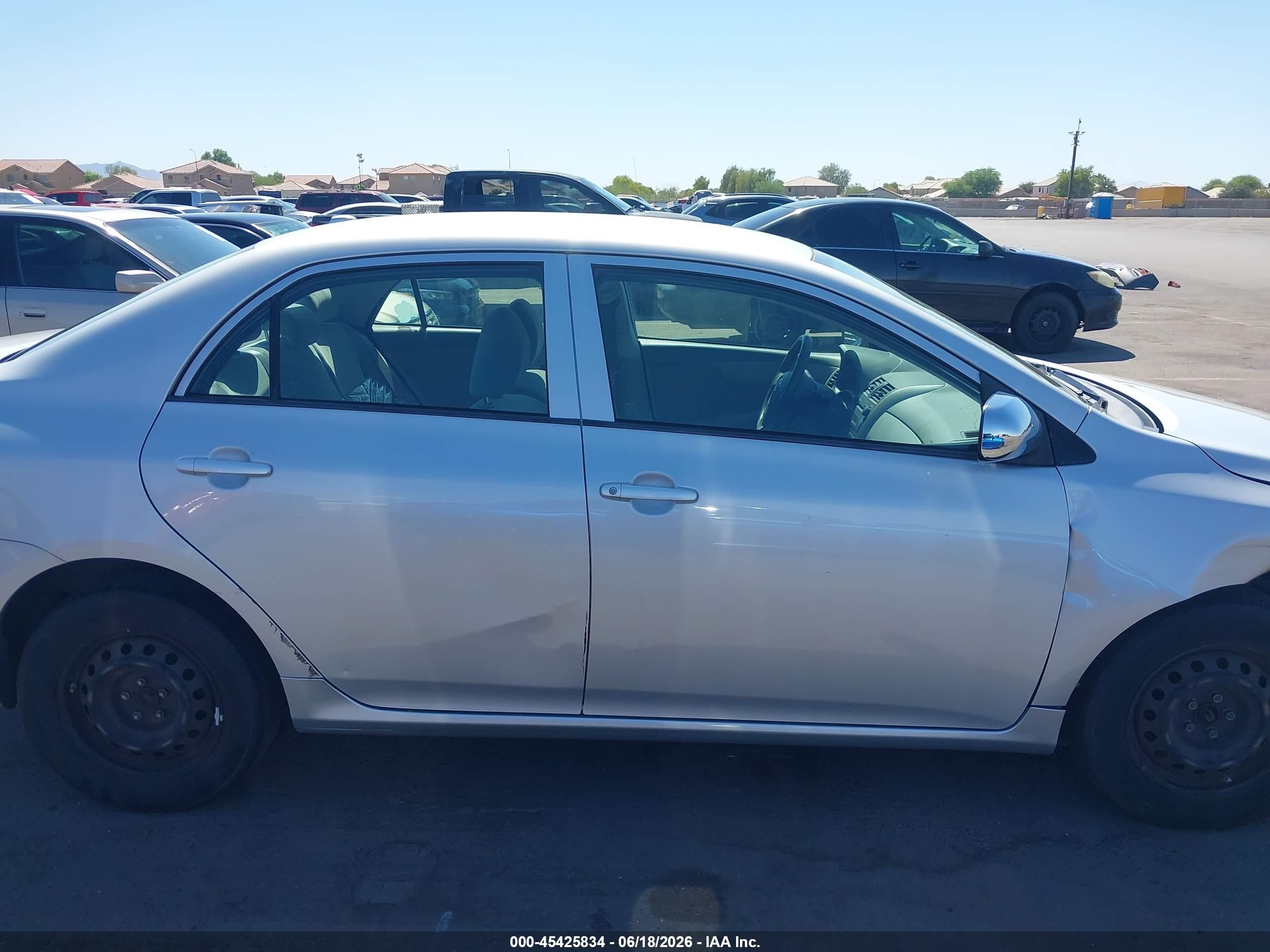 2009 Toyota Corolla   Серебряный vin: JTDBL40E699040675