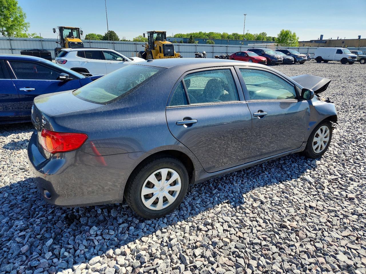 2009 Toyota Corolla Le Gray vin: JTDBL40E699042409