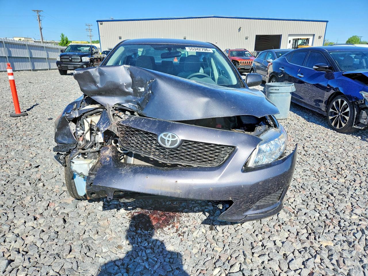 2009 Toyota Corolla Le Gray vin: JTDBL40E699042409