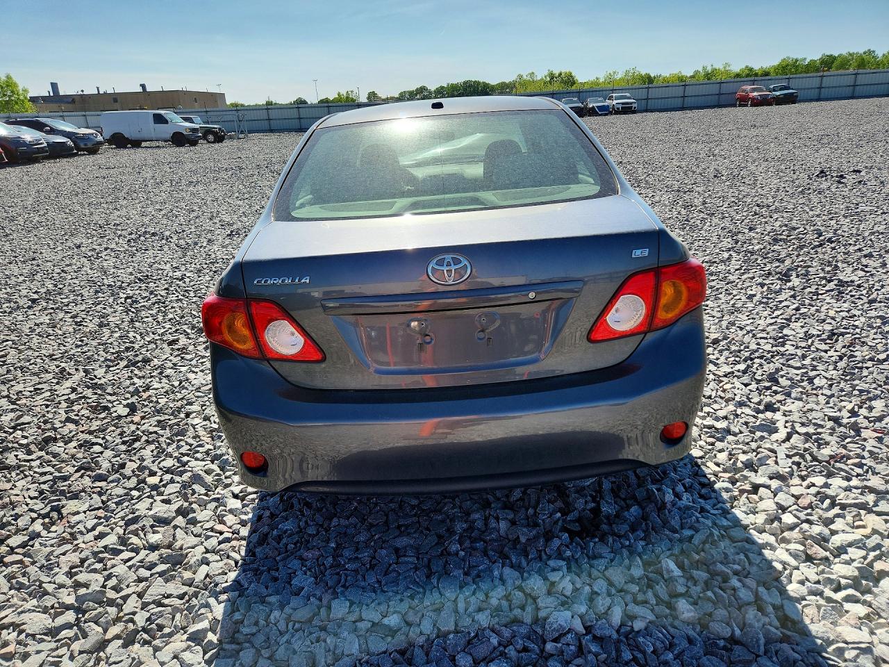 2009 Toyota Corolla Le Gray vin: JTDBL40E699042409