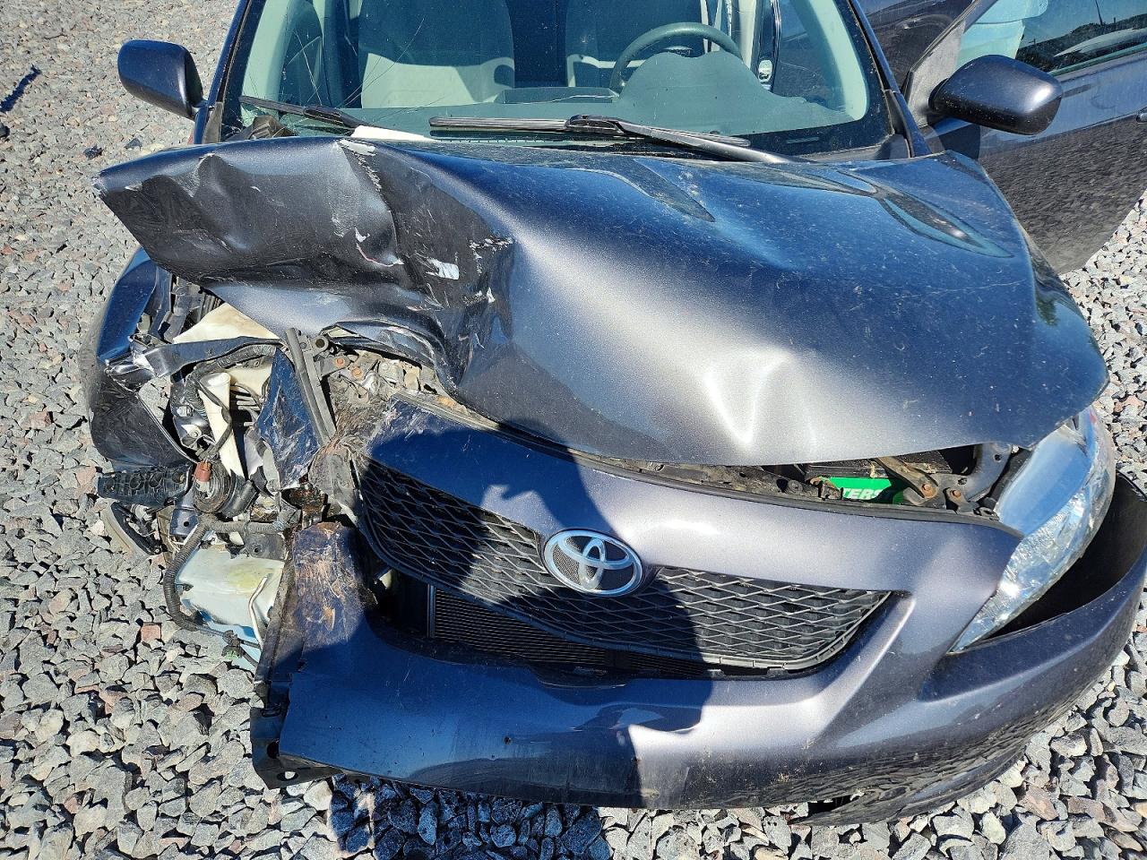 2009 Toyota Corolla Le Gray vin: JTDBL40E699042409