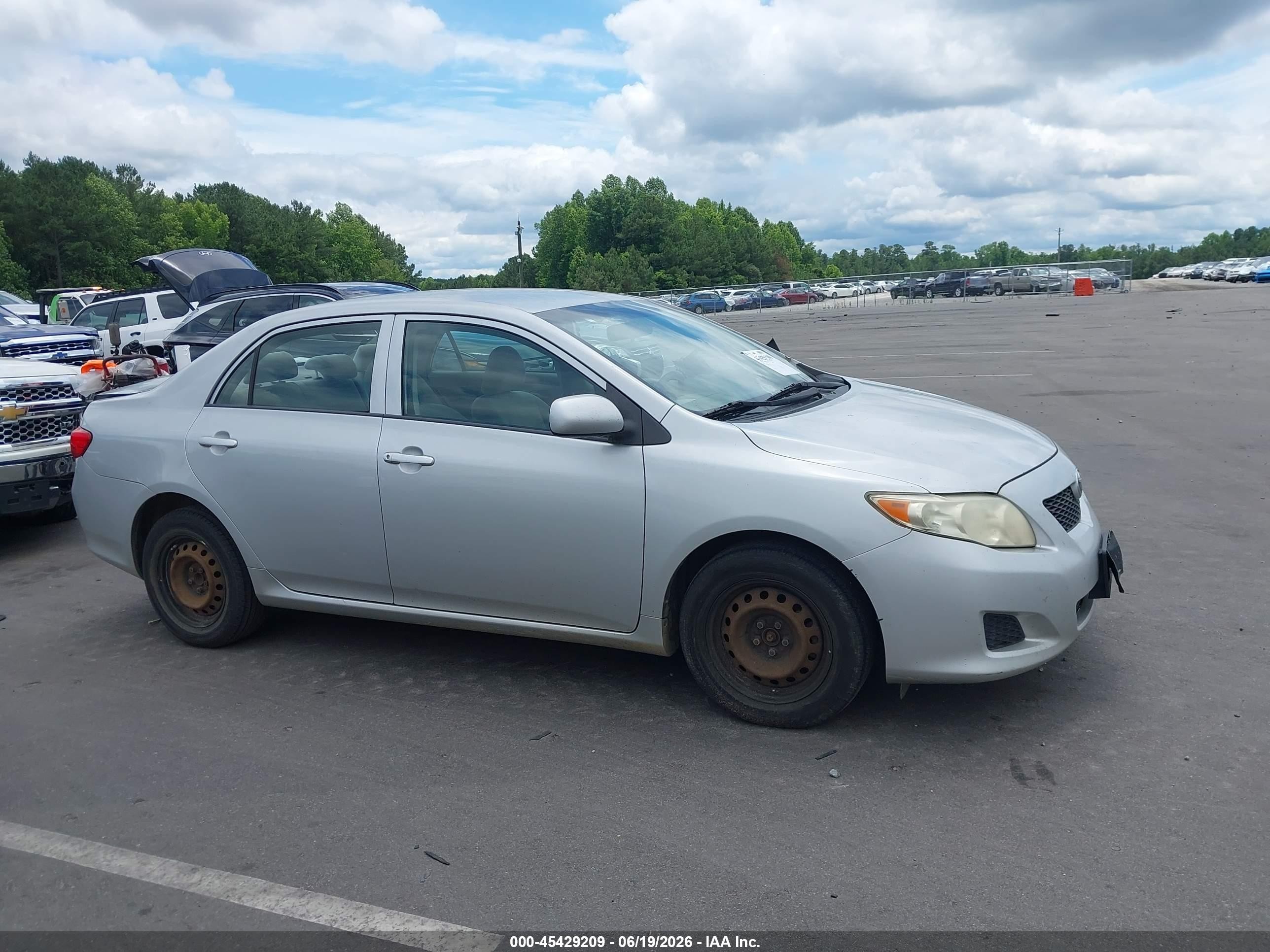 2009 Toyota Corolla Le Silver vin: JTDBL40E699056553