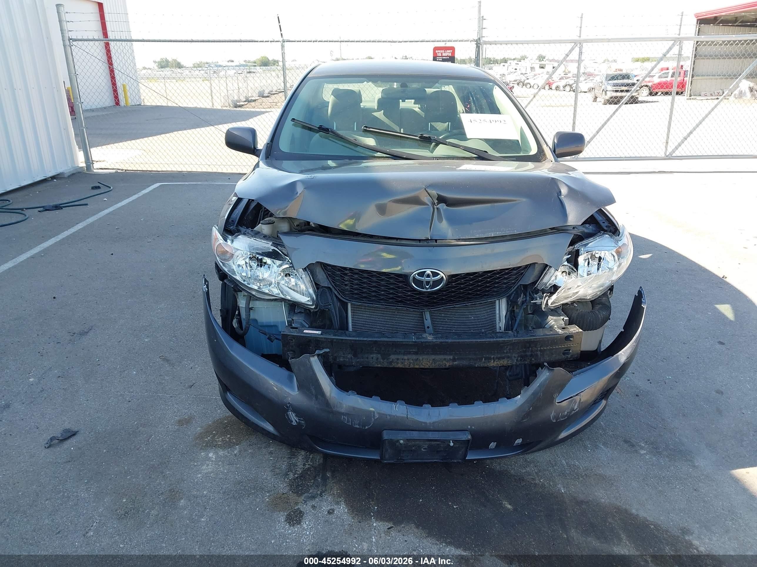 2009 Toyota Corolla Le Gray vin: JTDBL40E699070100