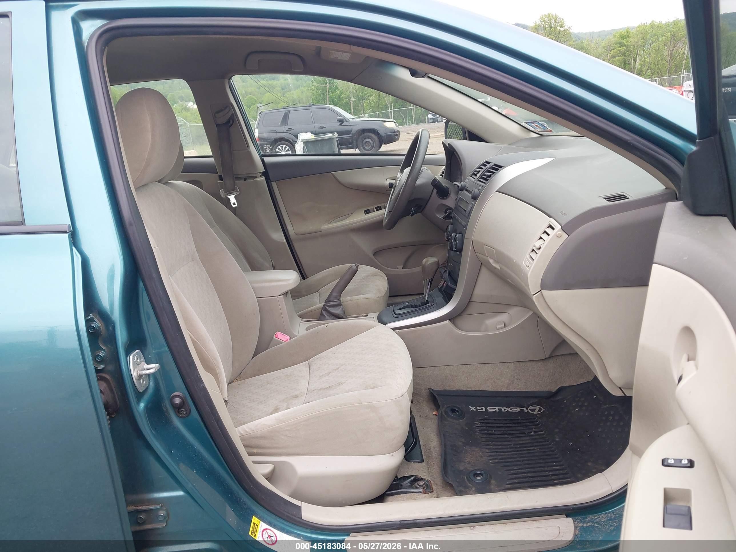 2009 Toyota Corolla Le Green vin: JTDBL40E699077516