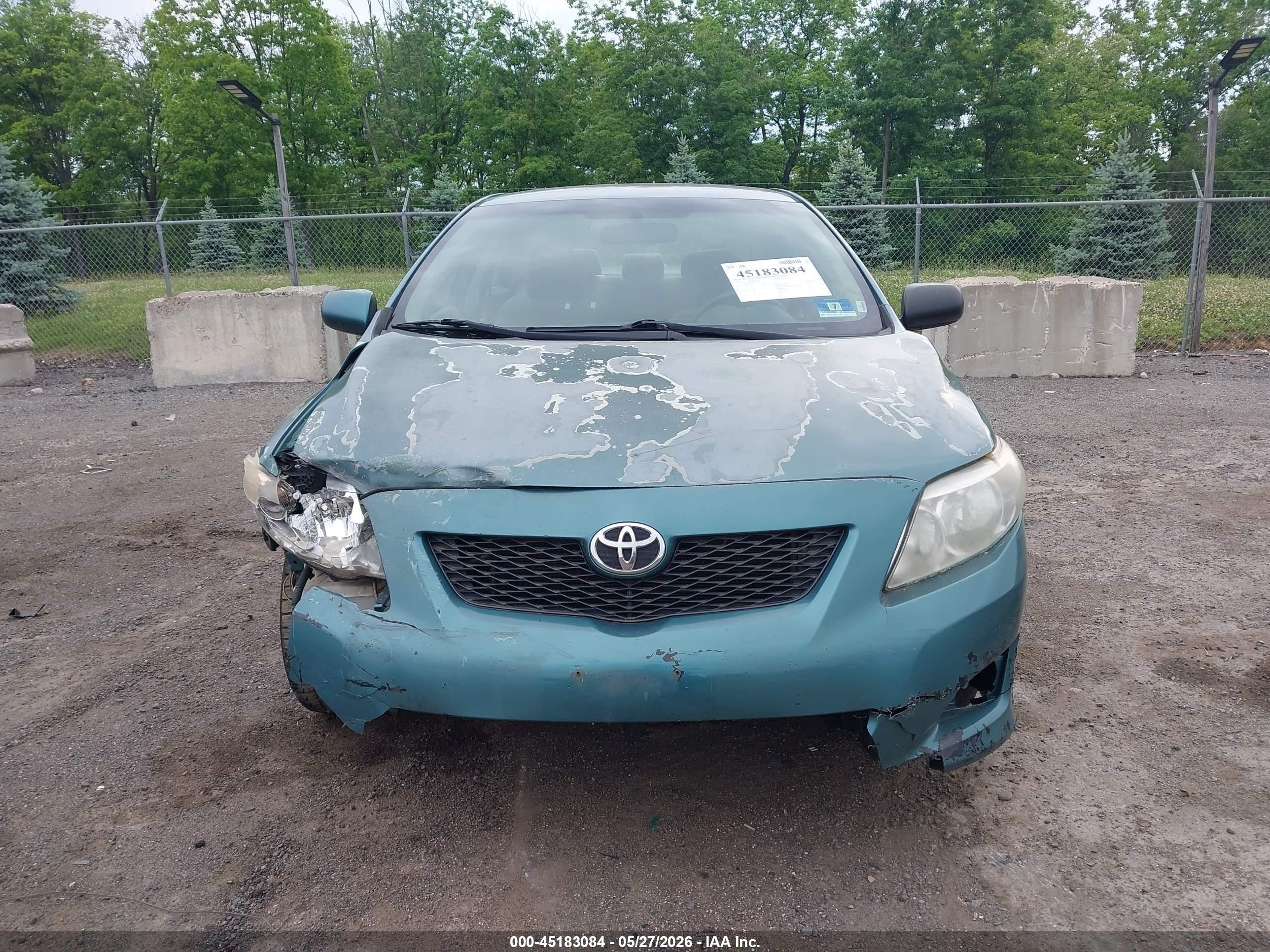 2009 Toyota Corolla Le Green vin: JTDBL40E699077516