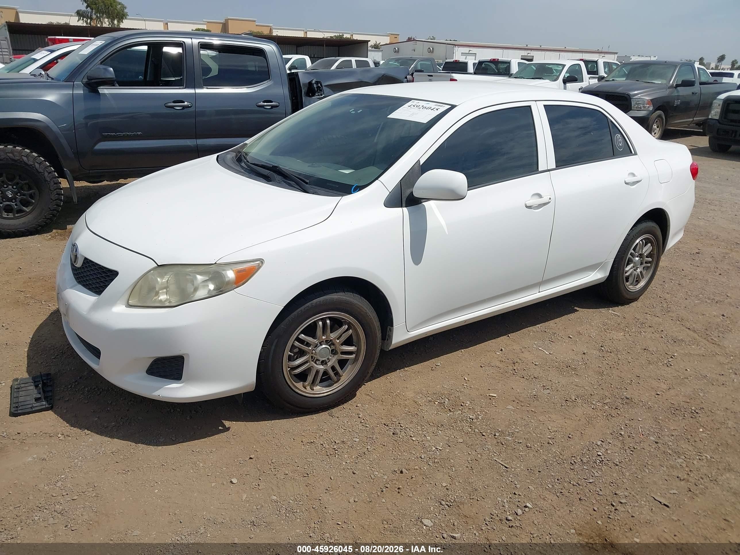 2009 Toyota Corolla Le White vin: JTDBL40E699092047