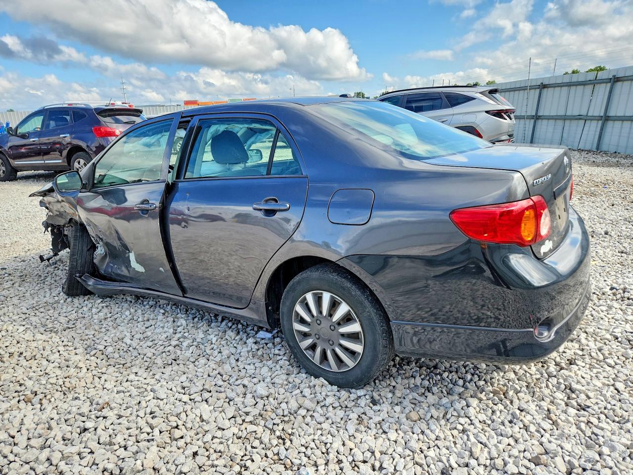 2009 Toyota Corolla Le Gray vin: JTDBL40E69J002572