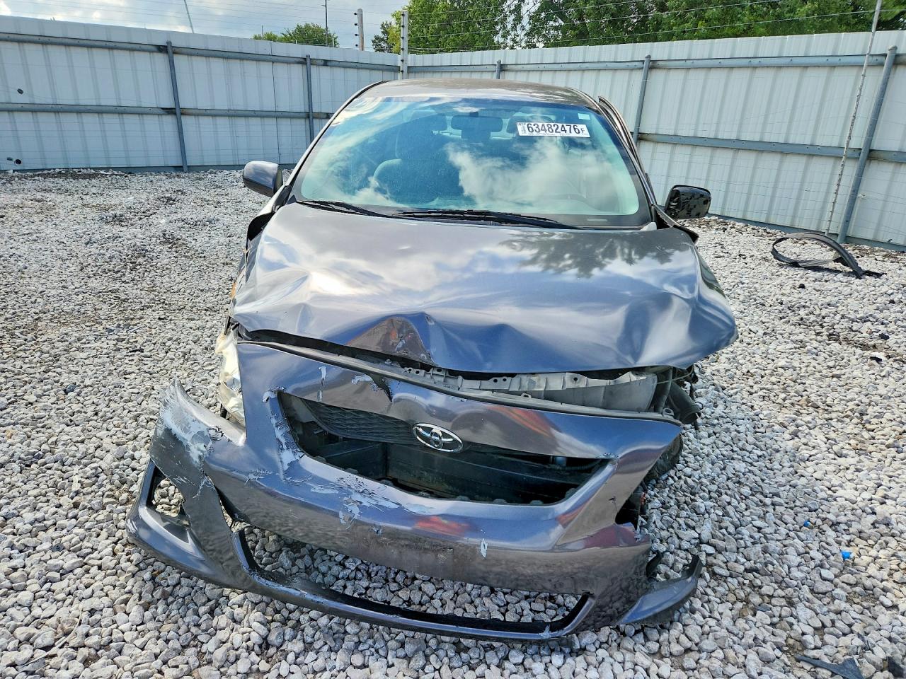 2009 Toyota Corolla Le Gray vin: JTDBL40E69J002572