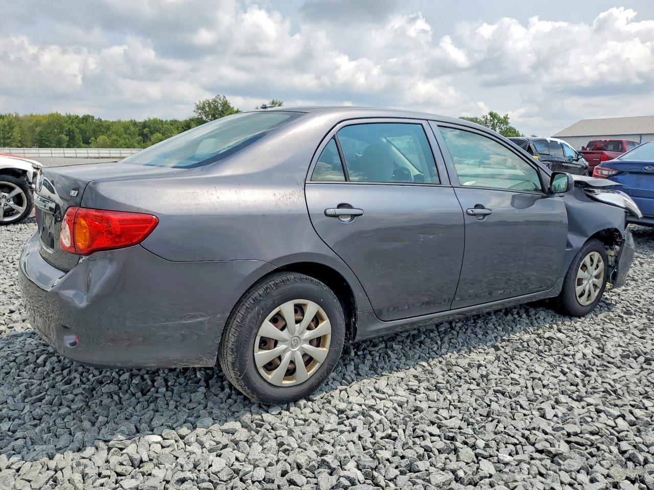 2009 Toyota Corolla Le Gray vin: JTDBL40E69J006752
