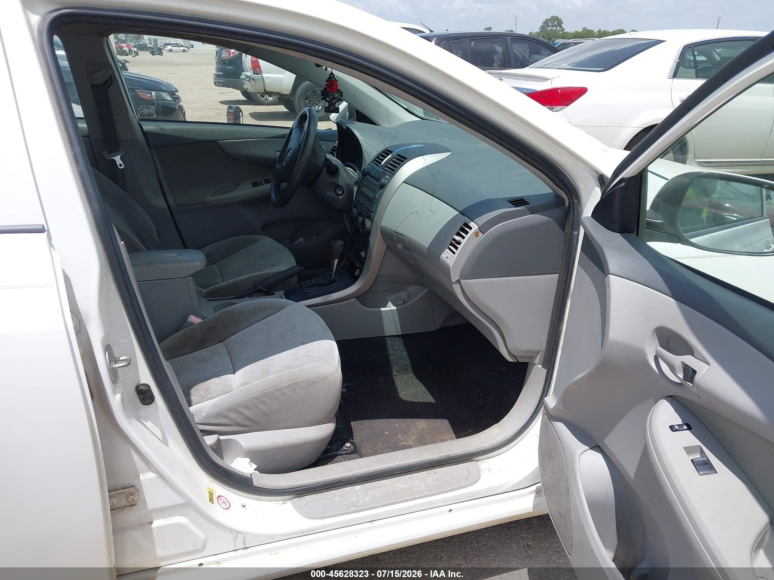 2009 Toyota Corolla Le White vin: JTDBL40E69J013670