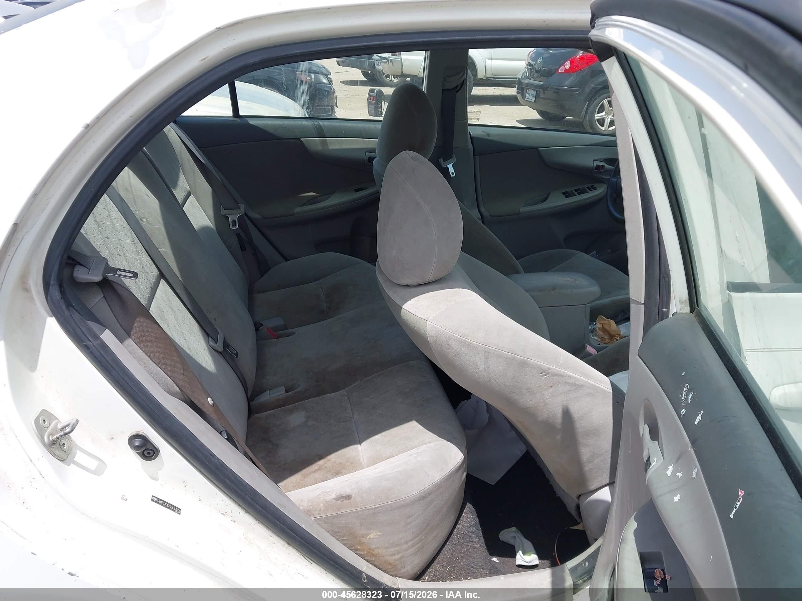 2009 Toyota Corolla Le White vin: JTDBL40E69J013670