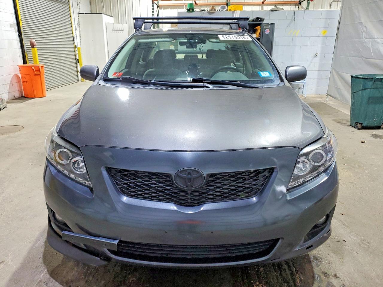 2009 Toyota Corolla Le Gray vin: JTDBL40E799035937