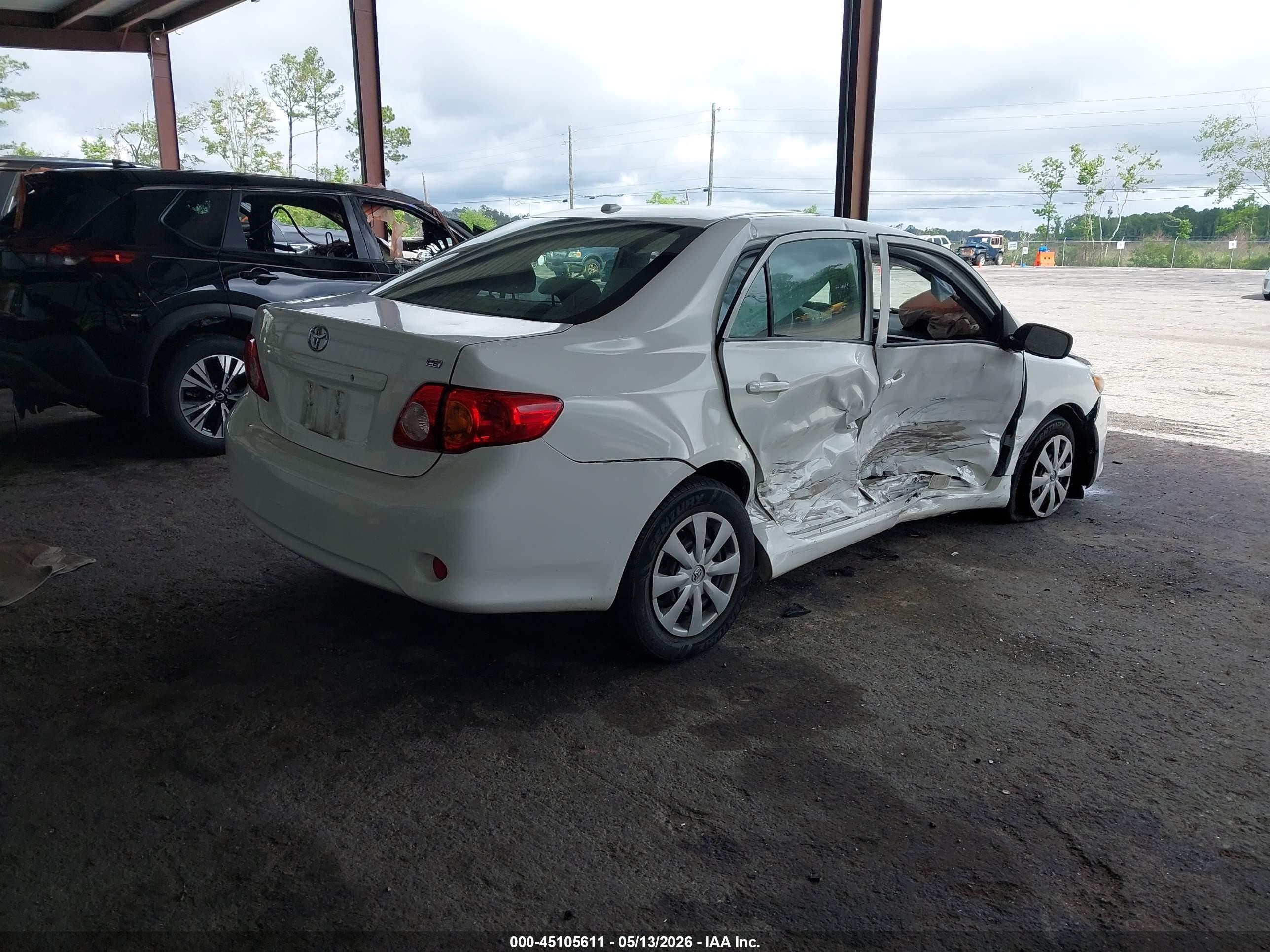 2009 Toyota Corolla Le White vin: JTDBL40E799041477