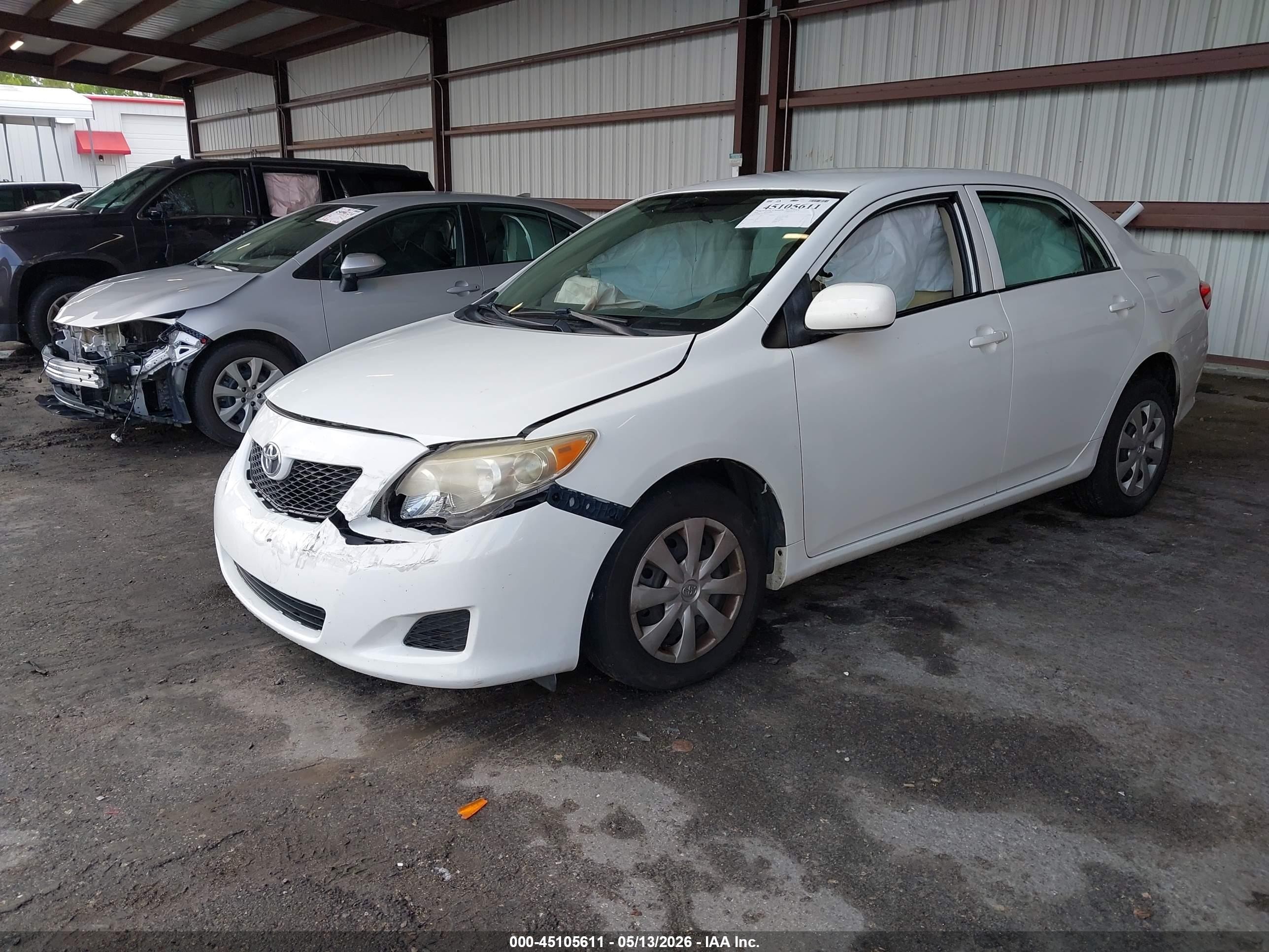 2009 Toyota Corolla Le White vin: JTDBL40E799041477
