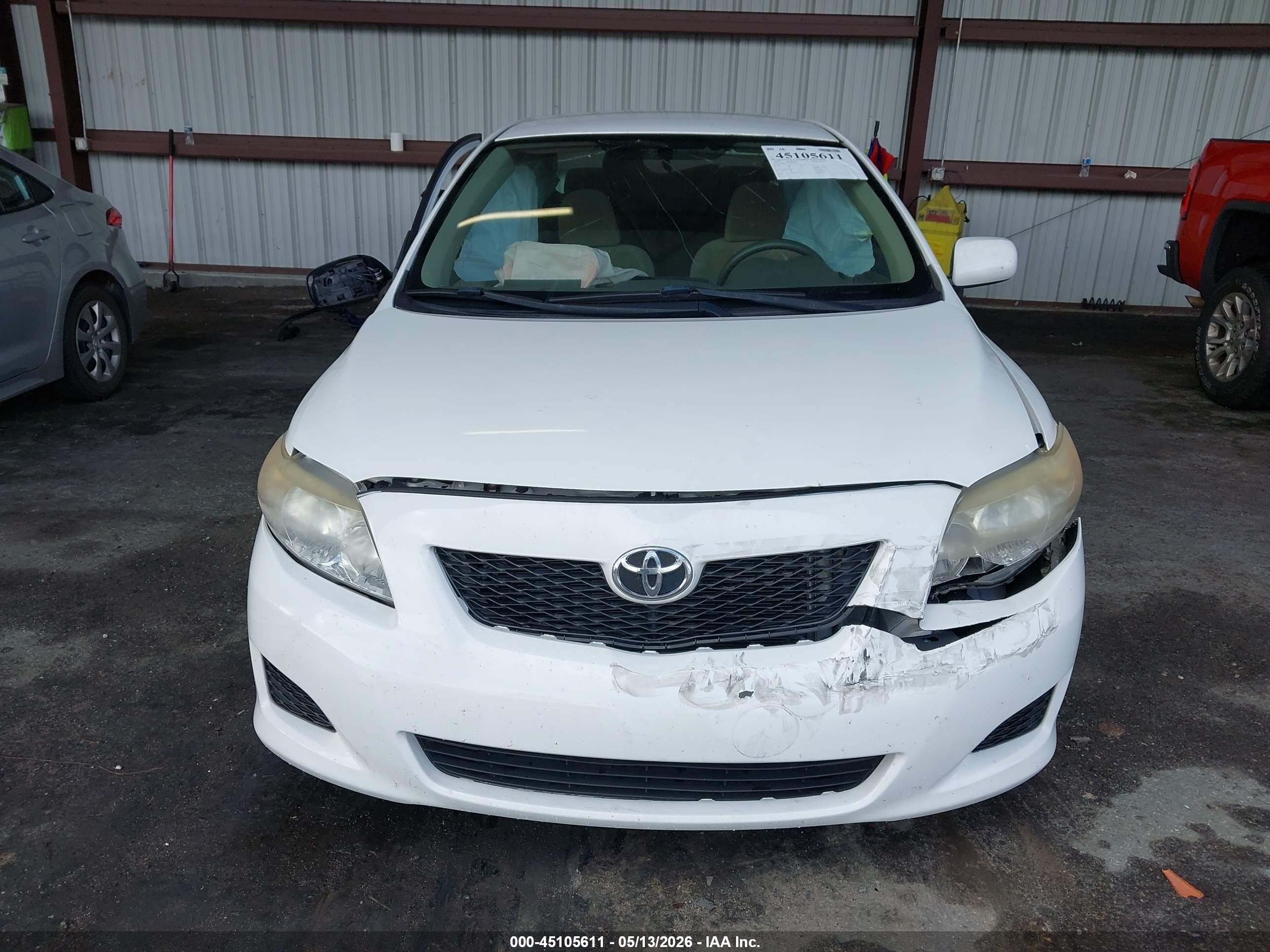 2009 Toyota Corolla Le White vin: JTDBL40E799041477