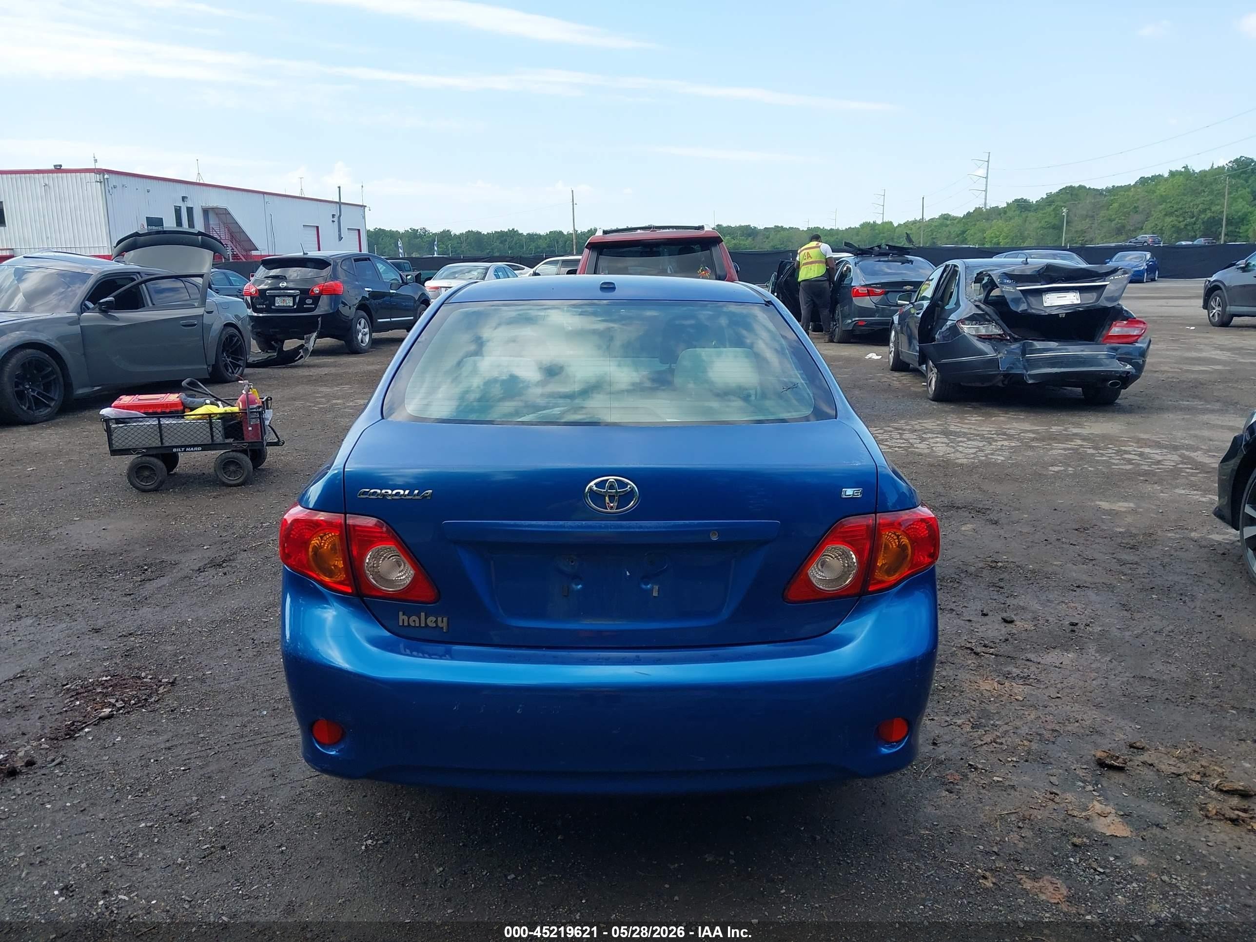 2009 Toyota Corolla Le Blue vin: JTDBL40E799061311