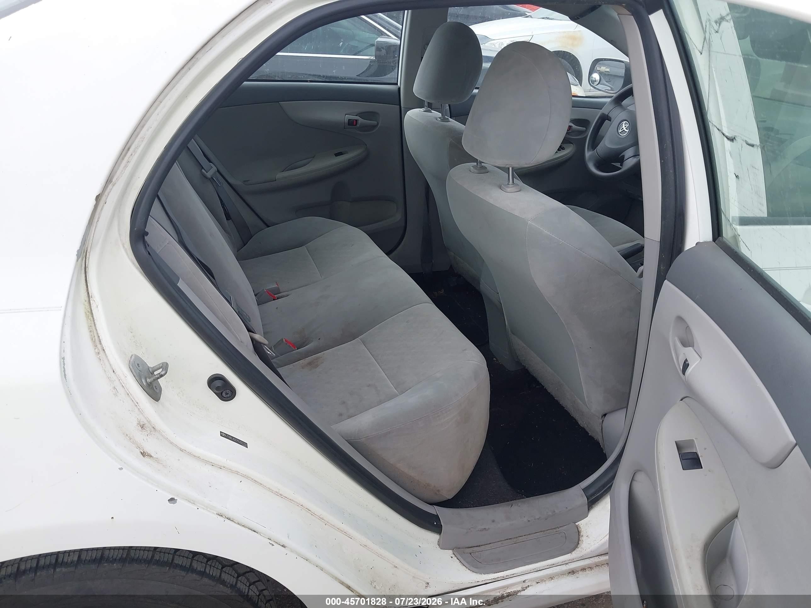 2009 Toyota Corolla Le Белый vin: JTDBL40E79J027755