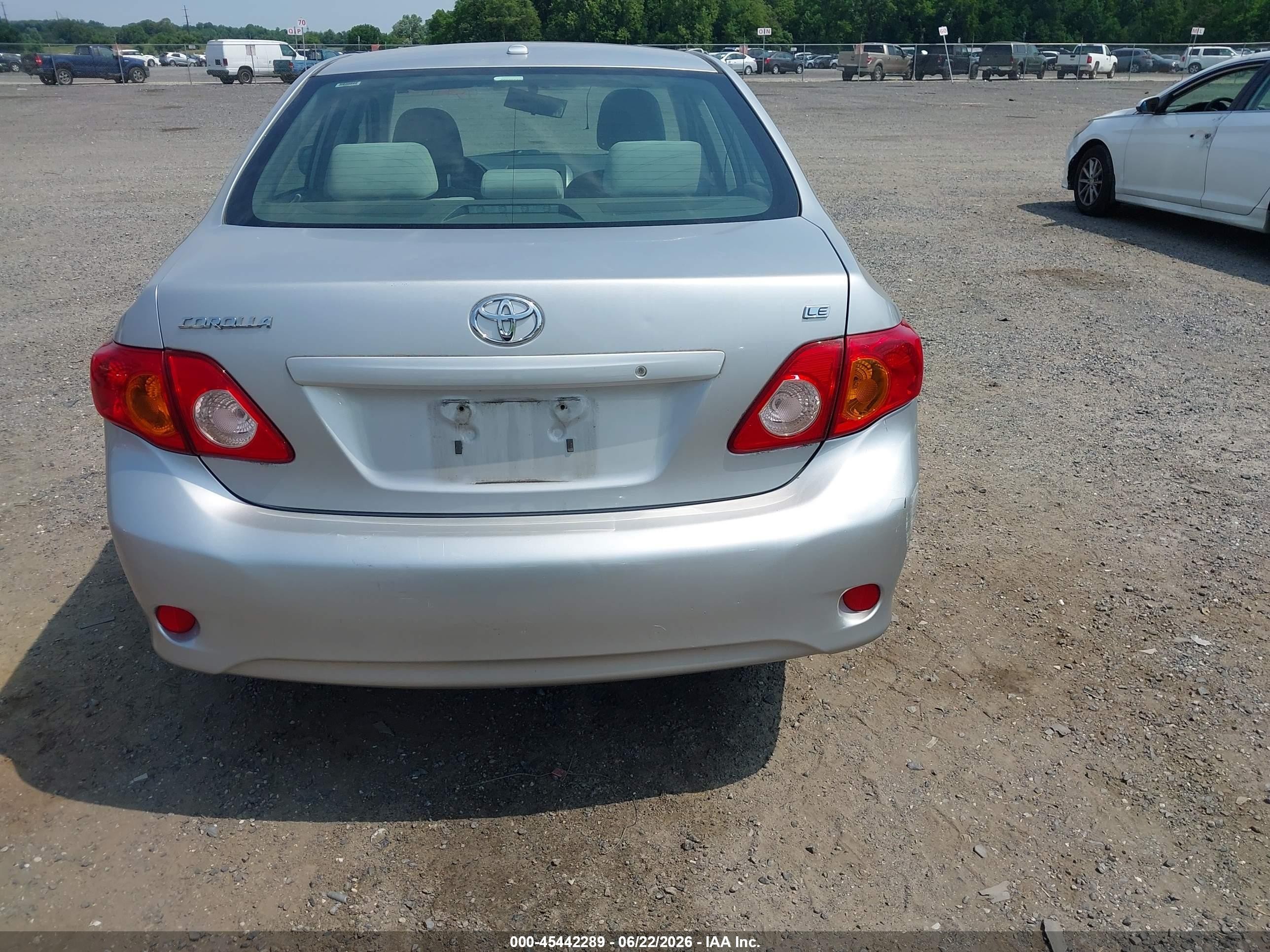 2009 Toyota Corolla Le Silver vin: JTDBL40E79J035984
