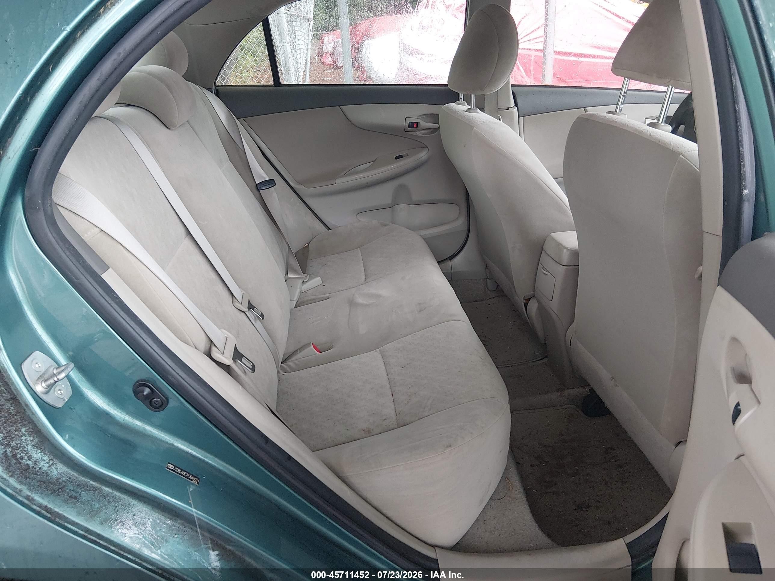 2009 Toyota Corolla Le Green vin: JTDBL40E79J044071