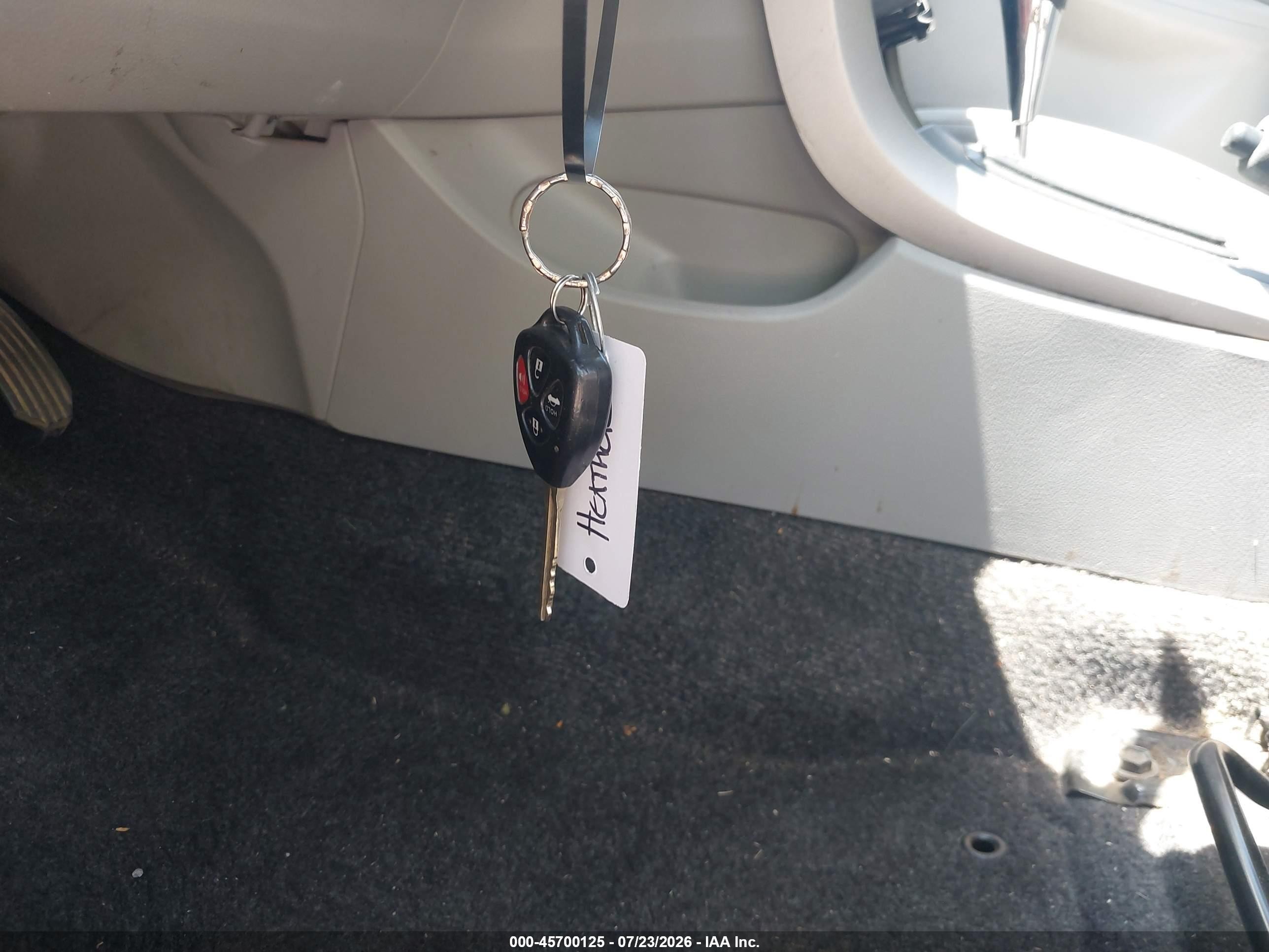 2009 Toyota Corolla Le Red vin: JTDBL40E899032142