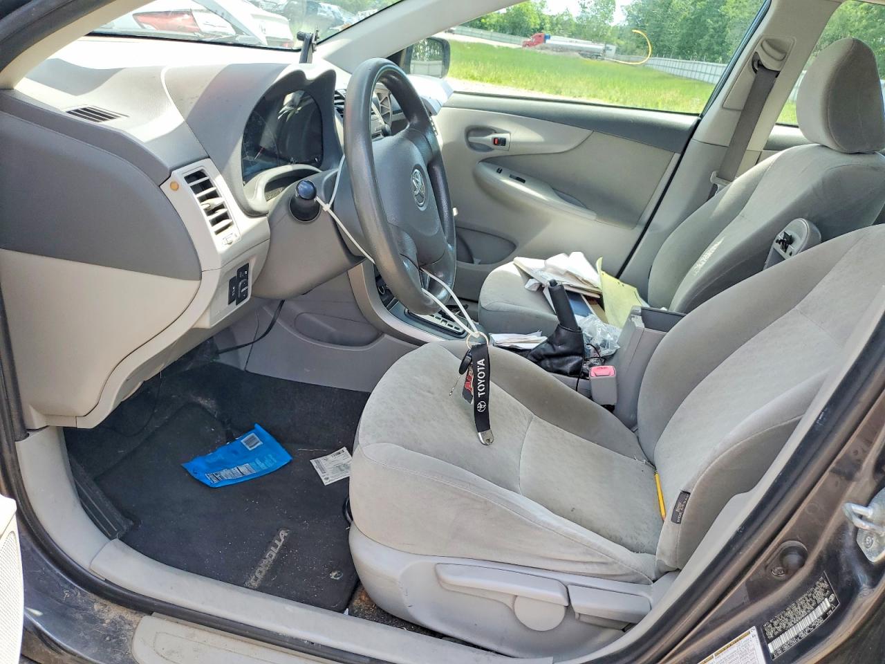 2009 Toyota Corolla Le Gray vin: JTDBL40E899047675
