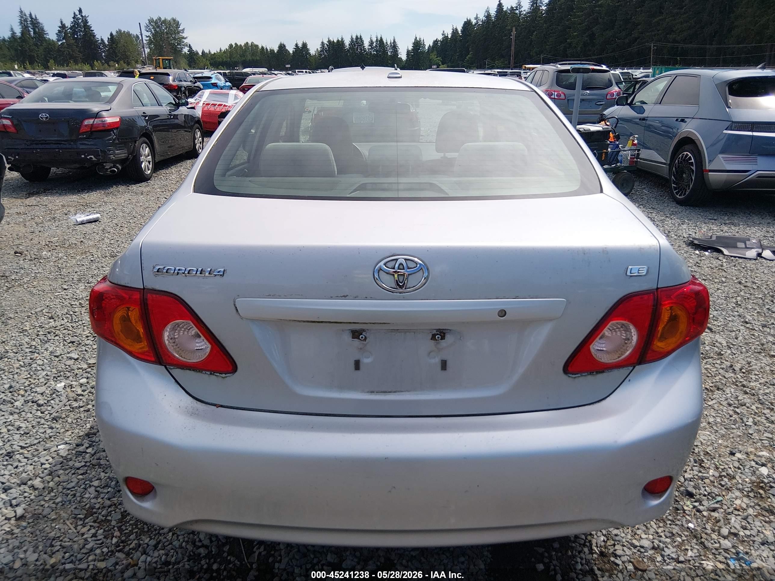 2009 Toyota Corolla Le Silver vin: JTDBL40E899053945