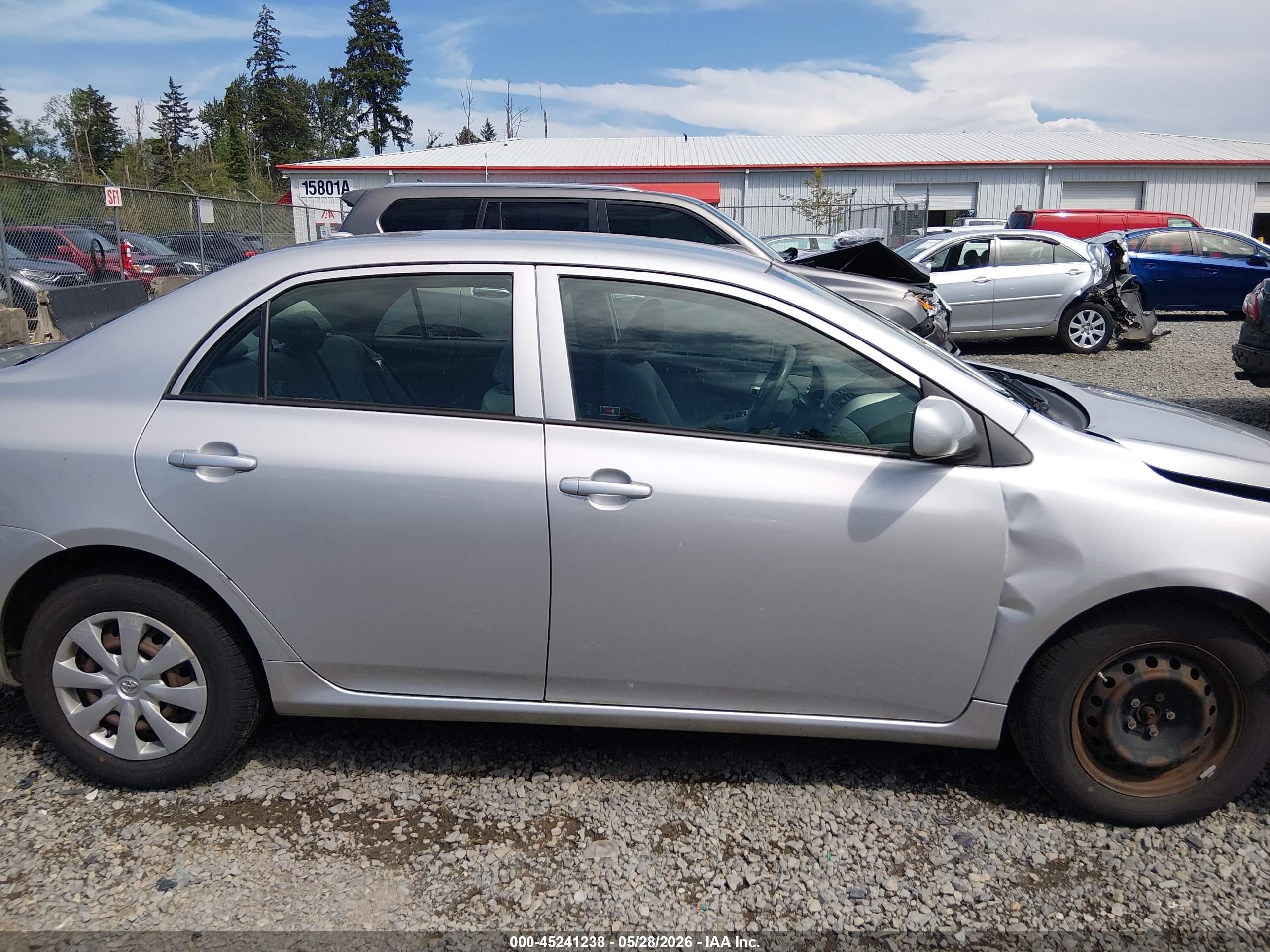 2009 Toyota Corolla Le Silver vin: JTDBL40E899053945
