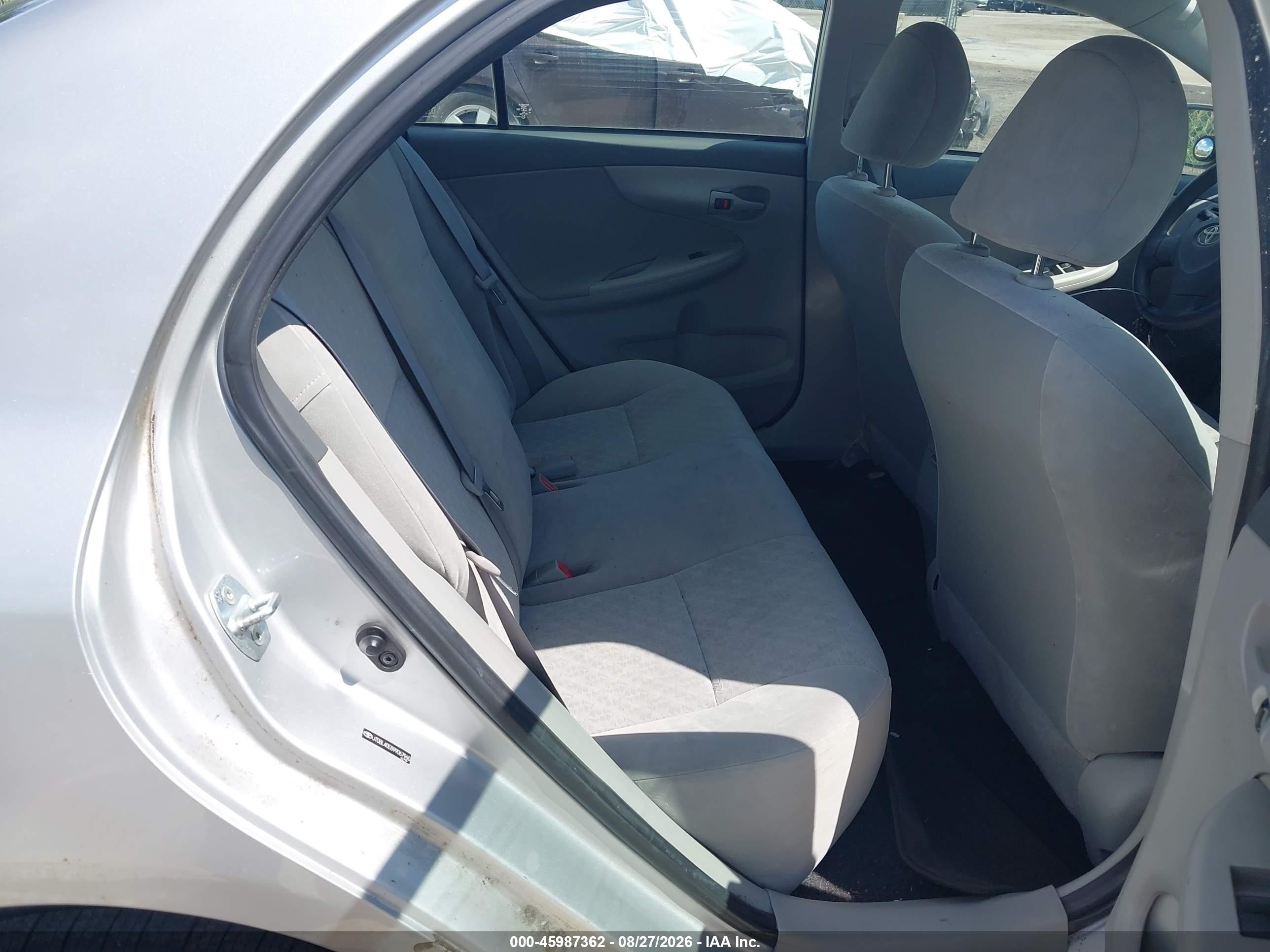 2009 Toyota Corolla Le Silver vin: JTDBL40E899067960