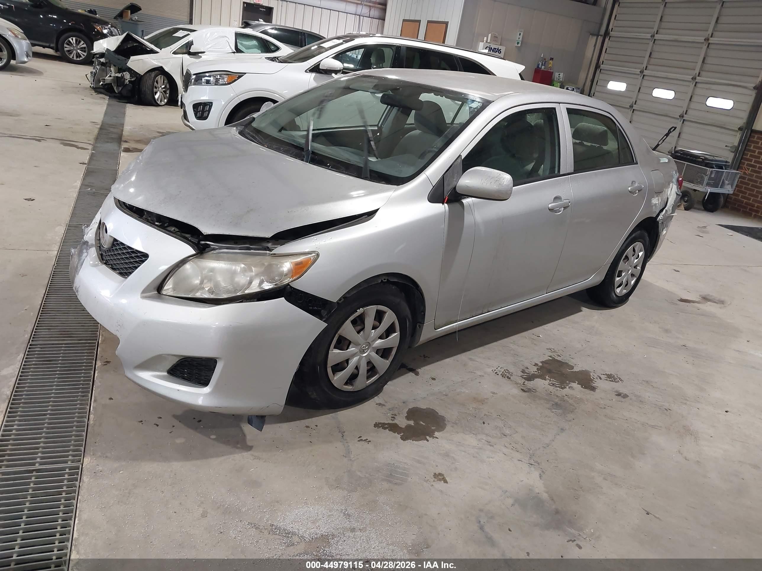 2009 Toyota Corolla Le Silver vin: JTDBL40E899076870
