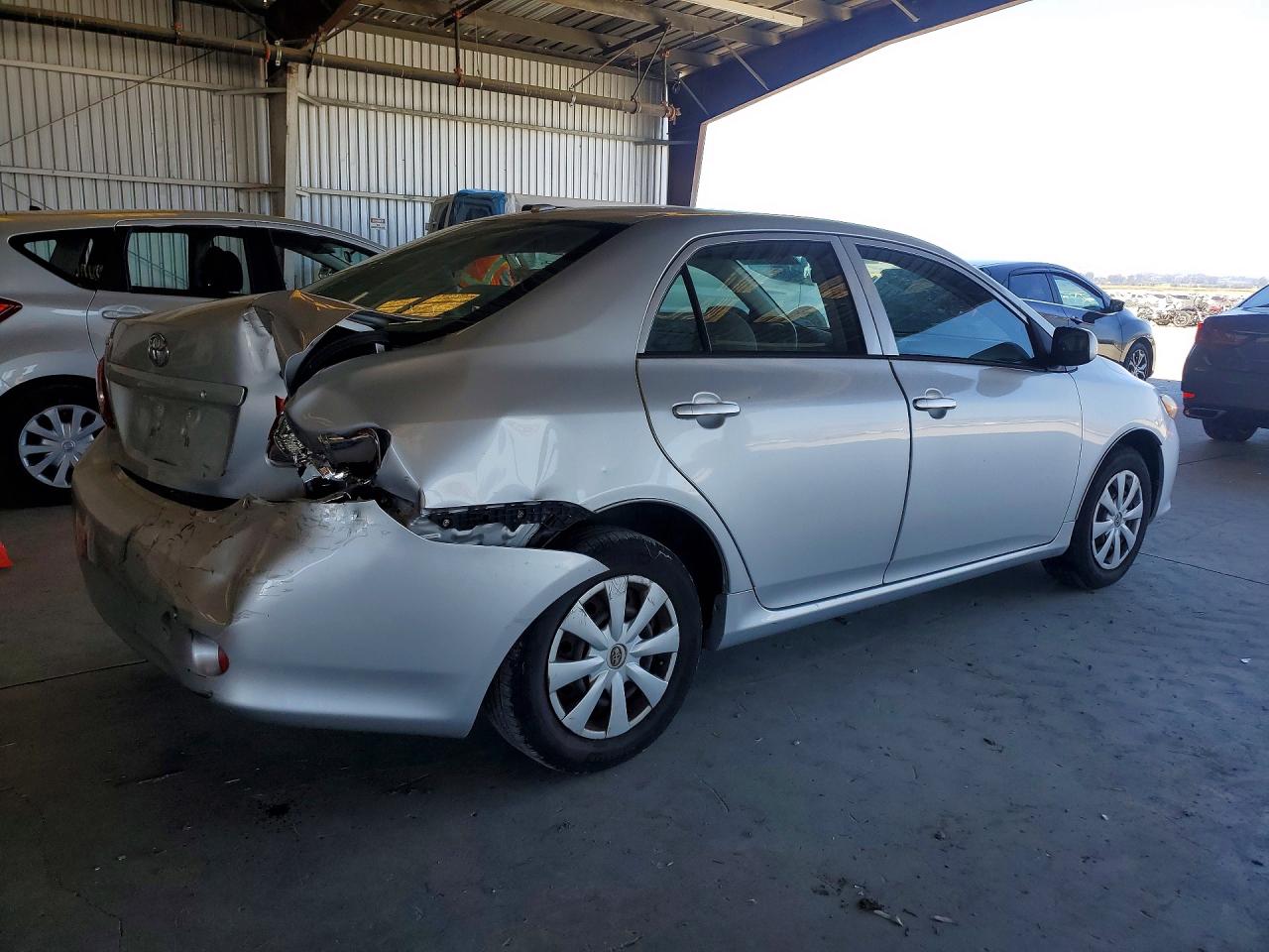 2009 Toyota Corolla Le Silver vin: JTDBL40E899081776