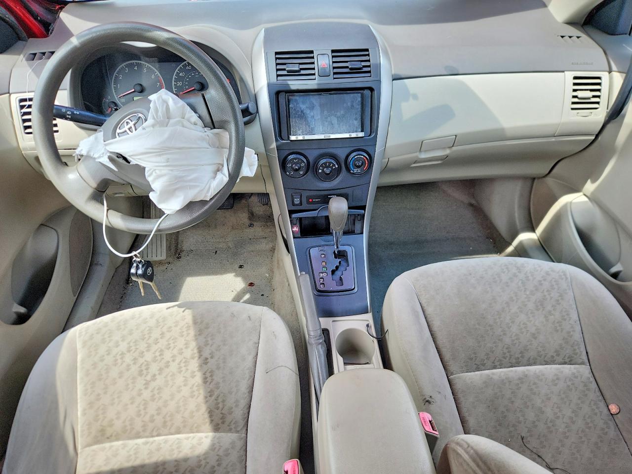 2009 Toyota Corolla Le Red vin: JTDBL40E899083088