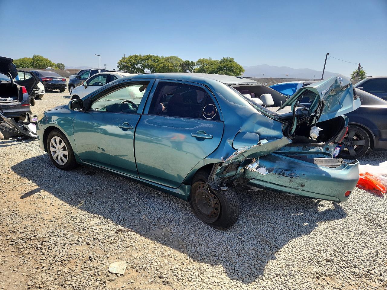 2009 Toyota Corolla Le Green vin: JTDBL40E899085469