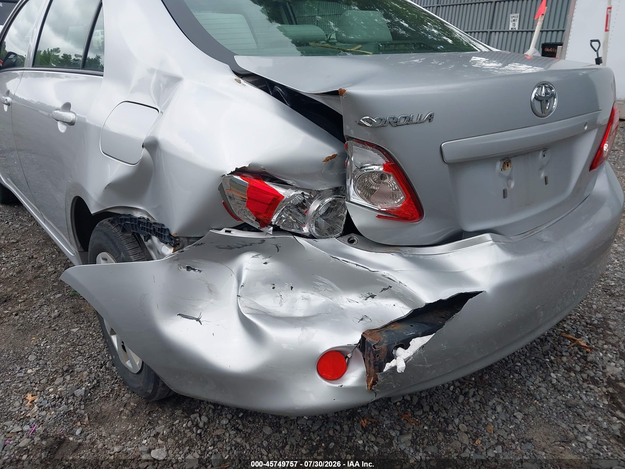 2009 Toyota Corolla   Silver vin: JTDBL40E899088968