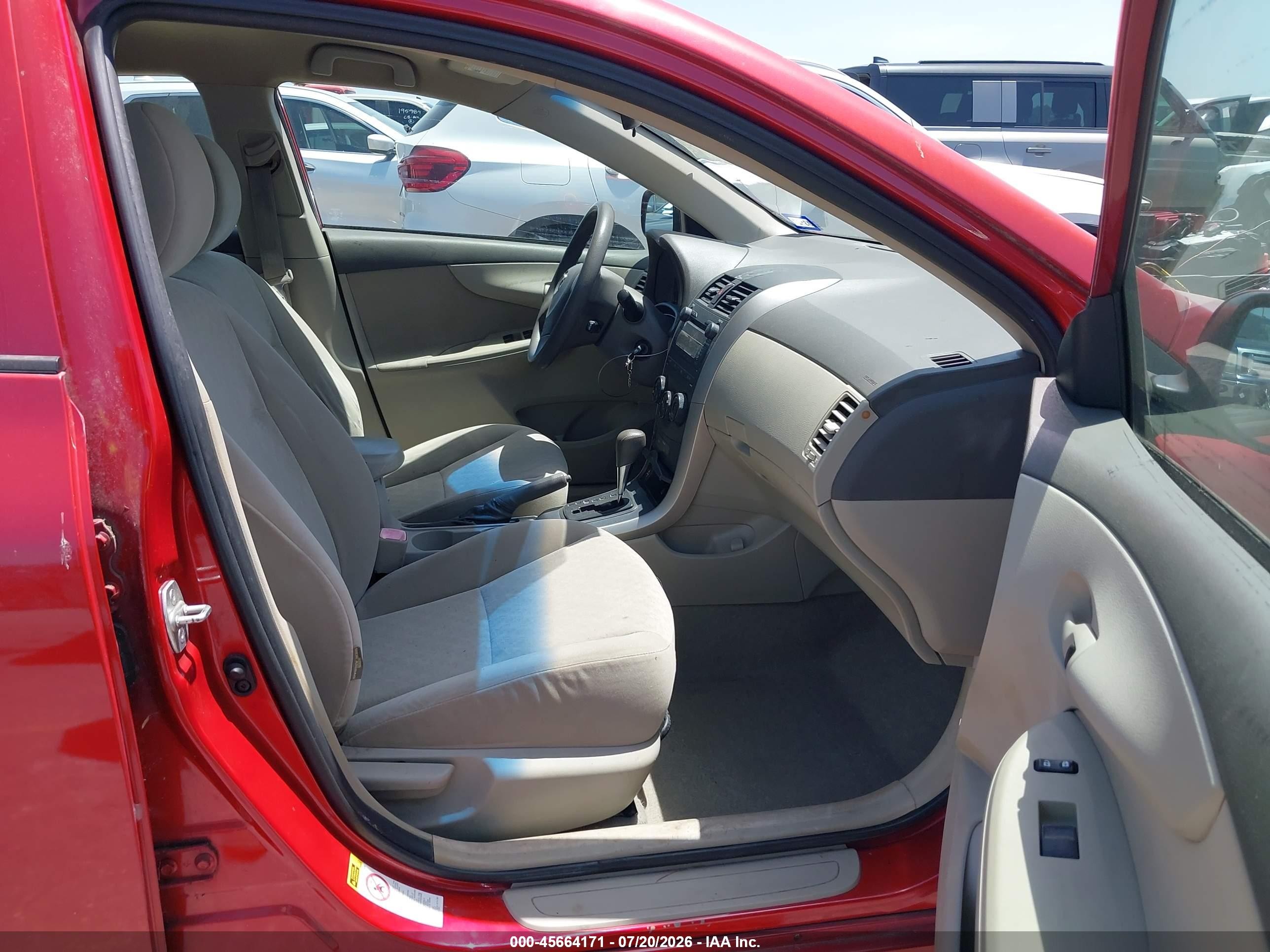 2009 Toyota Corolla Le Red vin: JTDBL40E89J007479