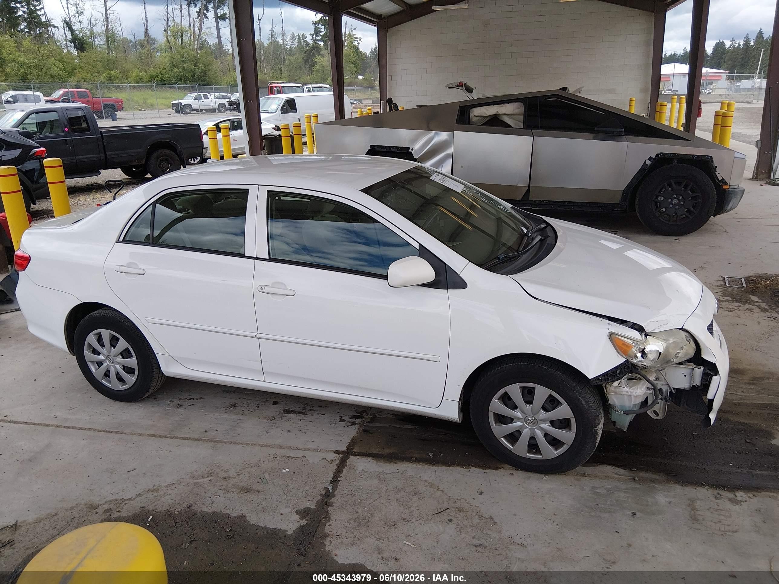 2009 Toyota Corolla Le White vin: JTDBL40E89J013010