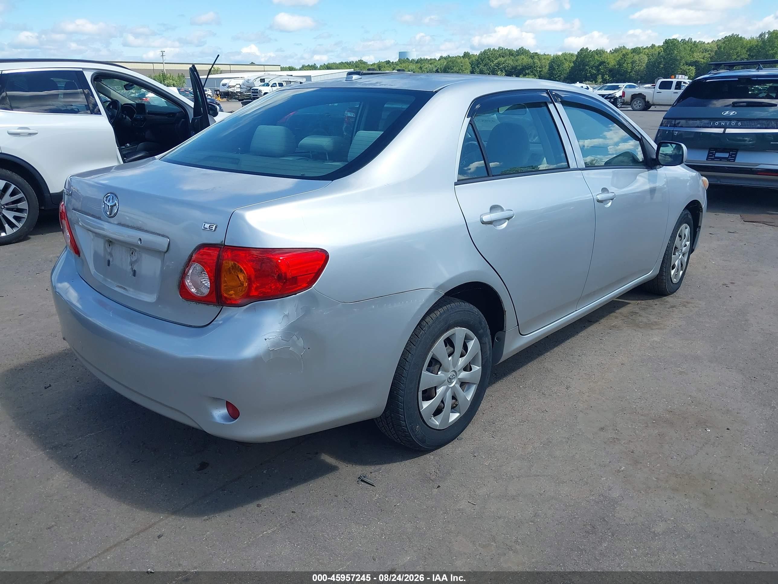2009 Toyota Corolla Le Silver vin: JTDBL40E89J027716