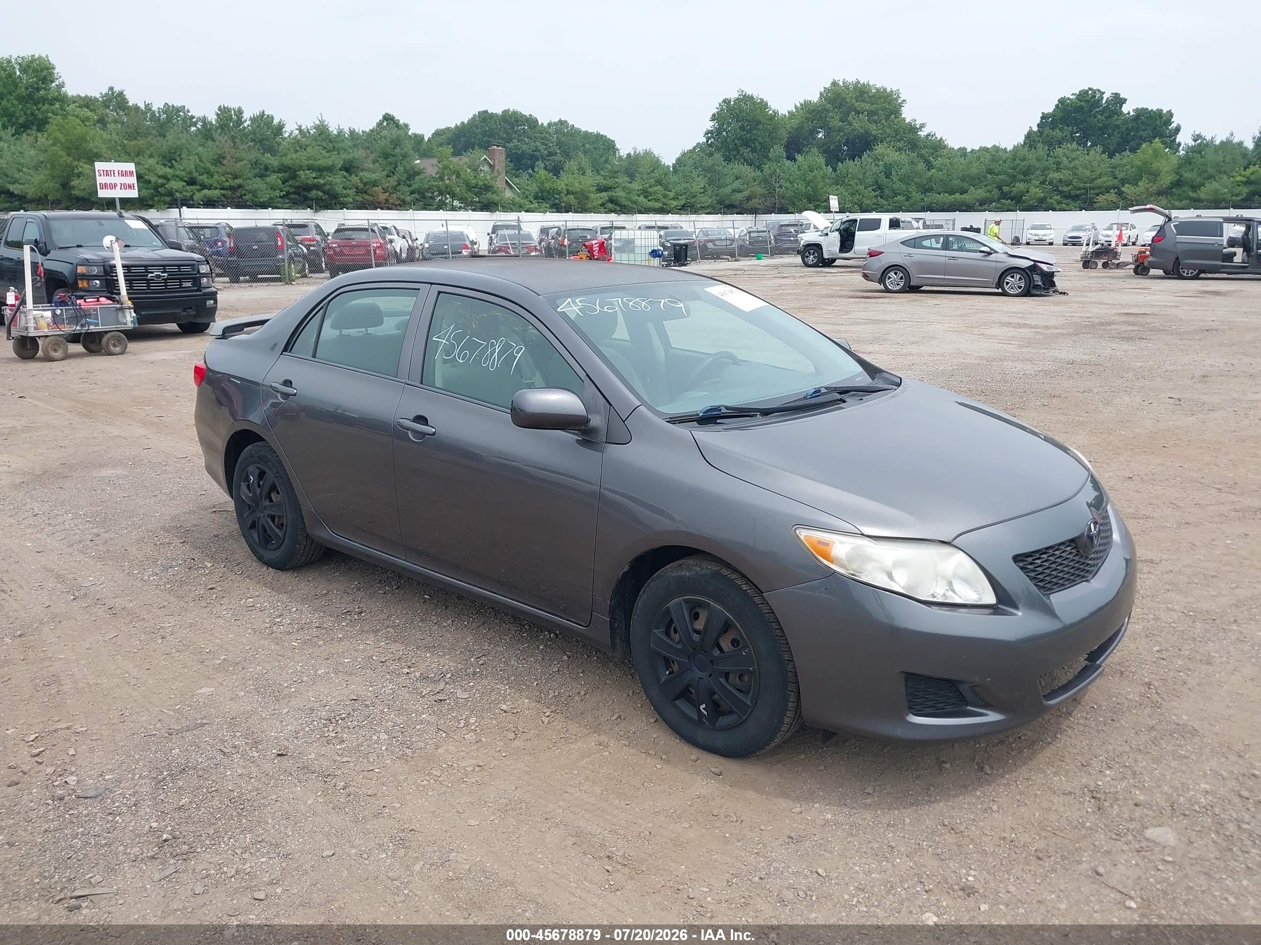2009 Toyota Corolla Le Gray vin: JTDBL40E89J038246