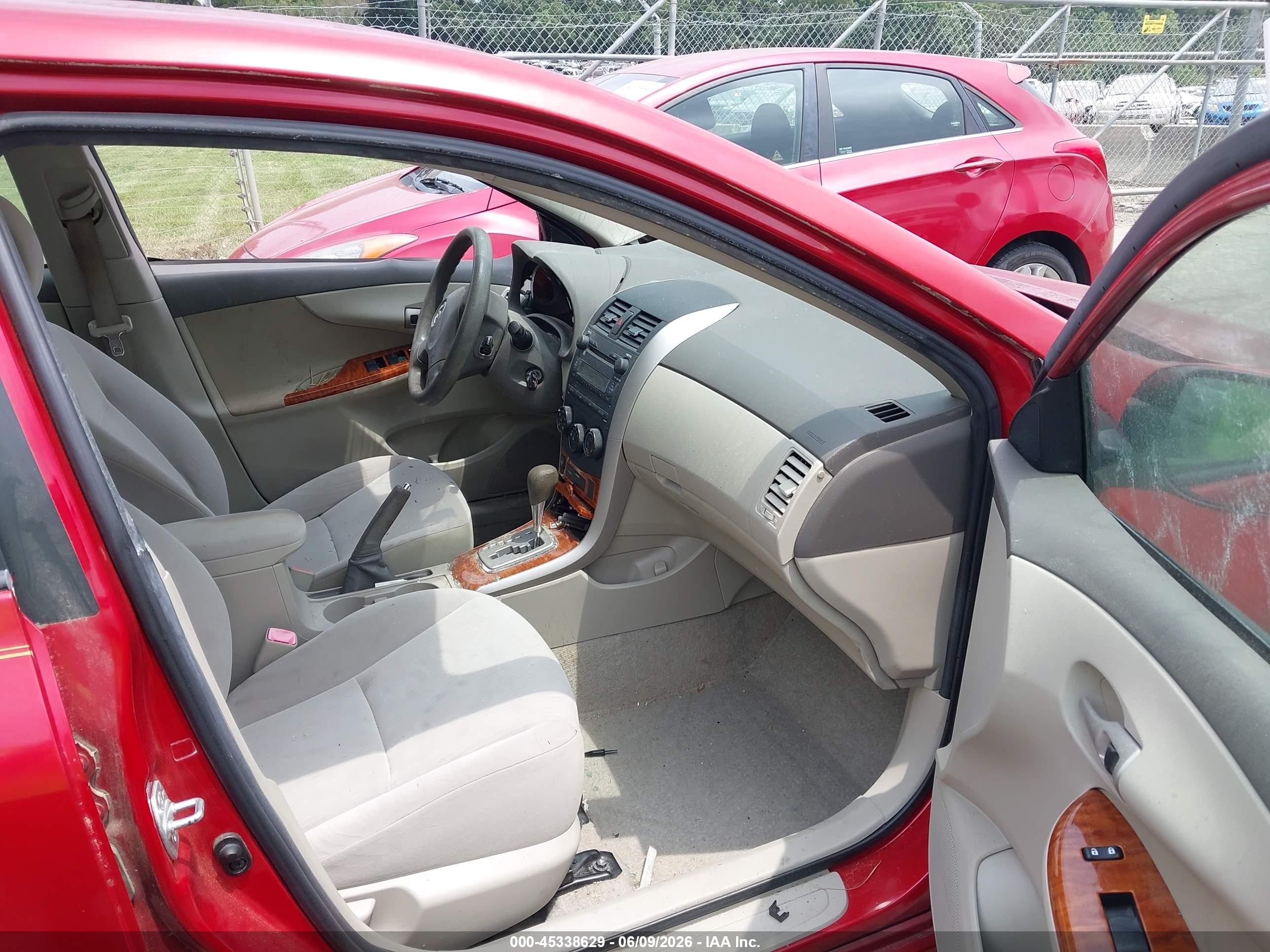 2009 Toyota Corolla Xle Red vin: JTDBL40E89J047237