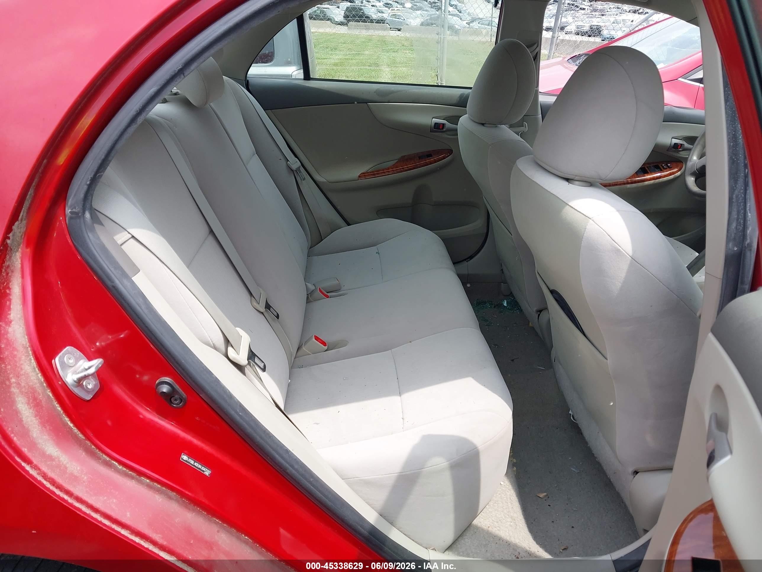 2009 Toyota Corolla Xle Red vin: JTDBL40E89J047237