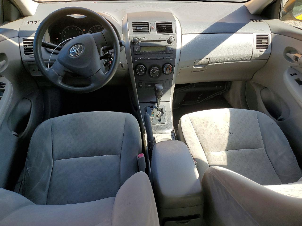 2009 Toyota Corolla Le Yellow vin: JTDBL40E999029900