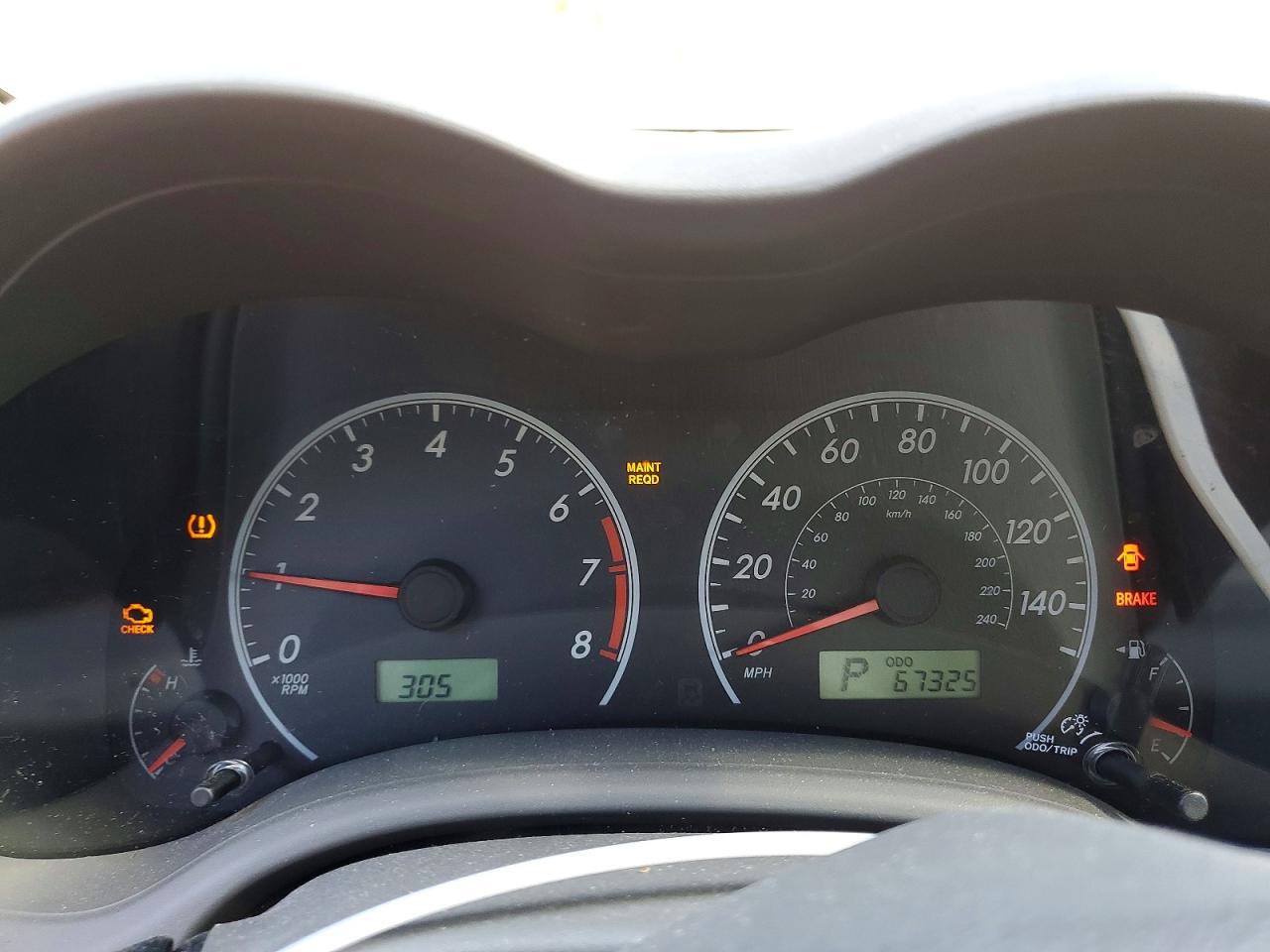 2009 Toyota Corolla Le Yellow vin: JTDBL40E999029900