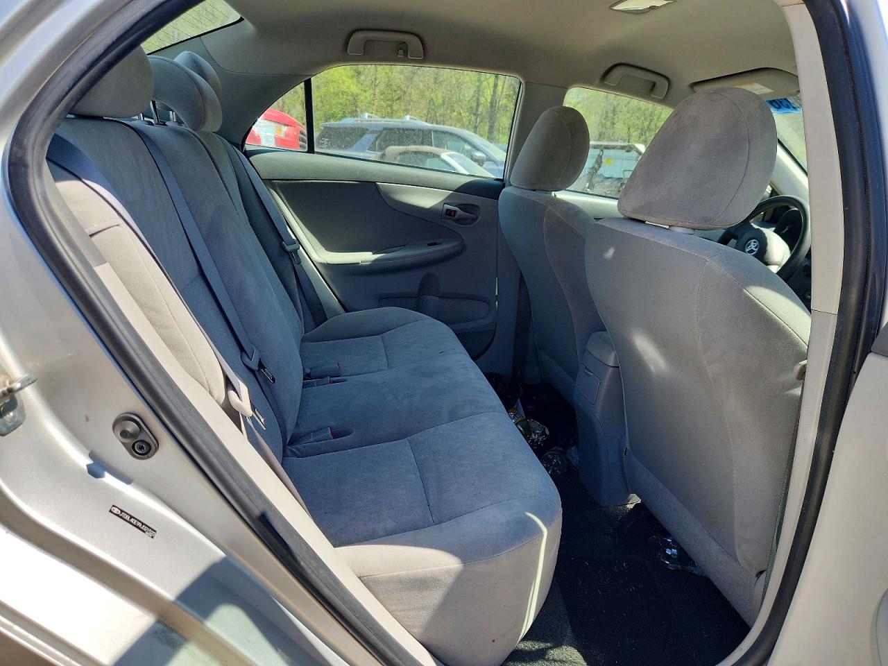 2009 Toyota Corolla Le Silver vin: JTDBL40E99J021522