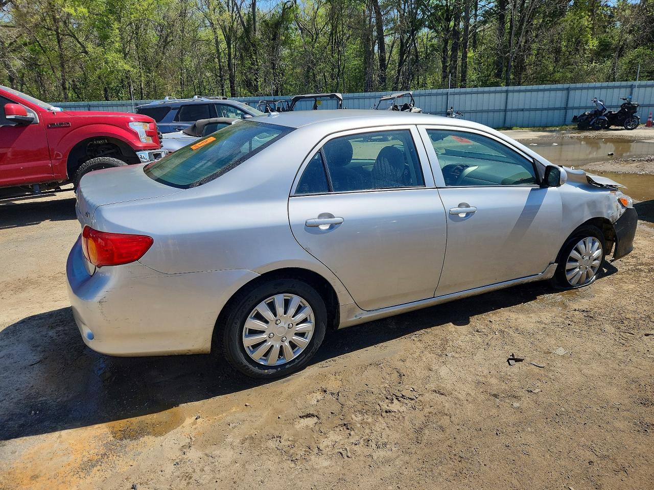 2009 Toyota Corolla Le Silver vin: JTDBL40E99J021522