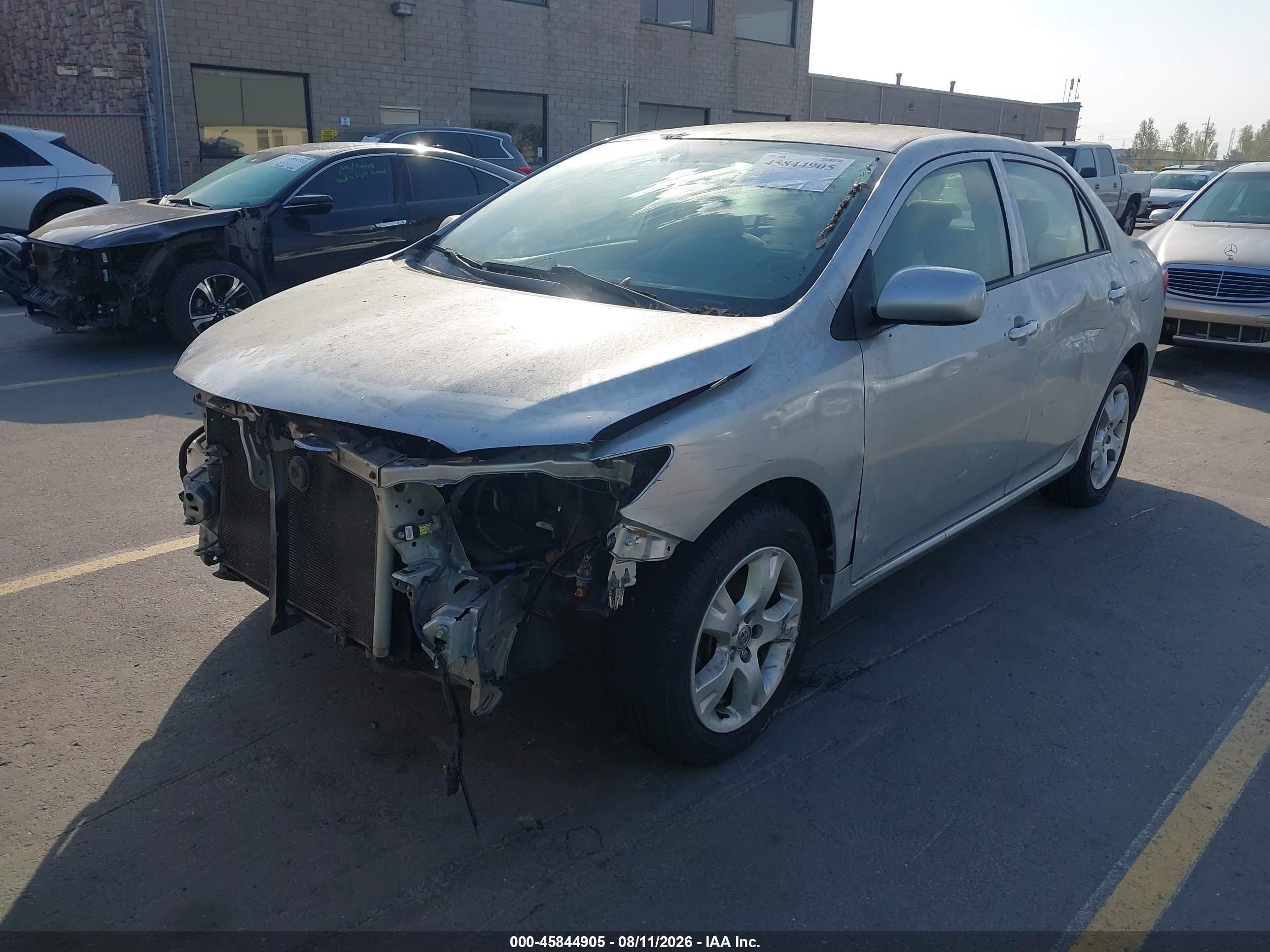2009 Toyota Corolla Le Gray vin: JTDBL40E99J026428